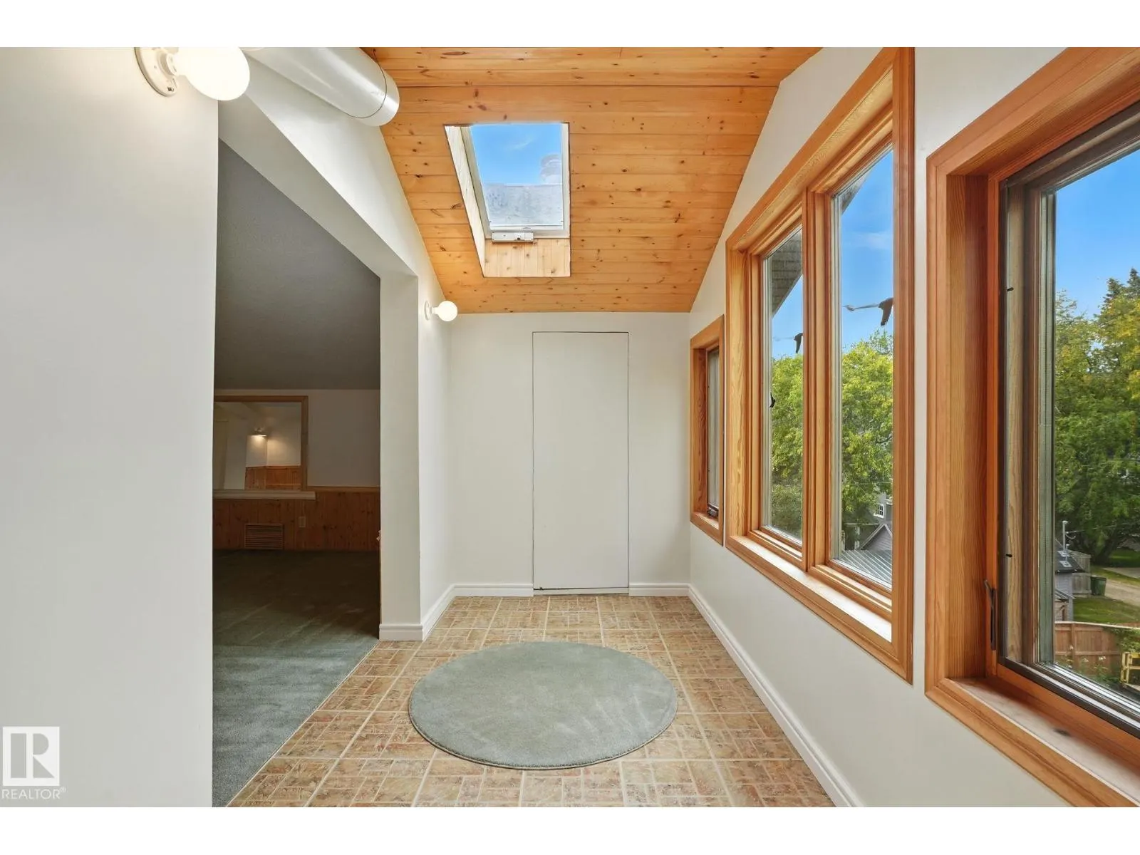 10416 126 ST NW