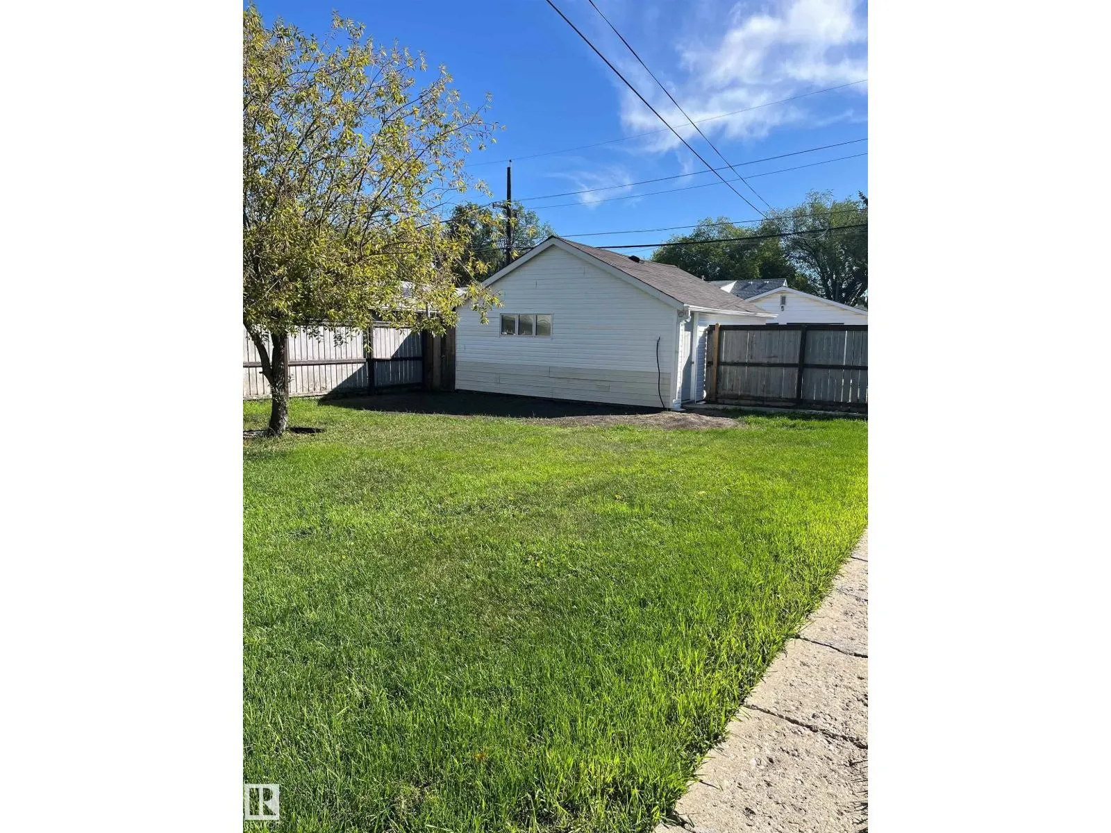 12135 81 ST NW