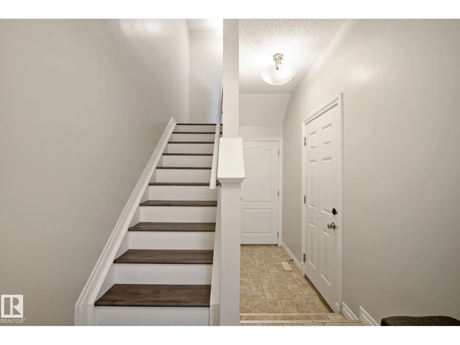 #79 12050 17 AV SW