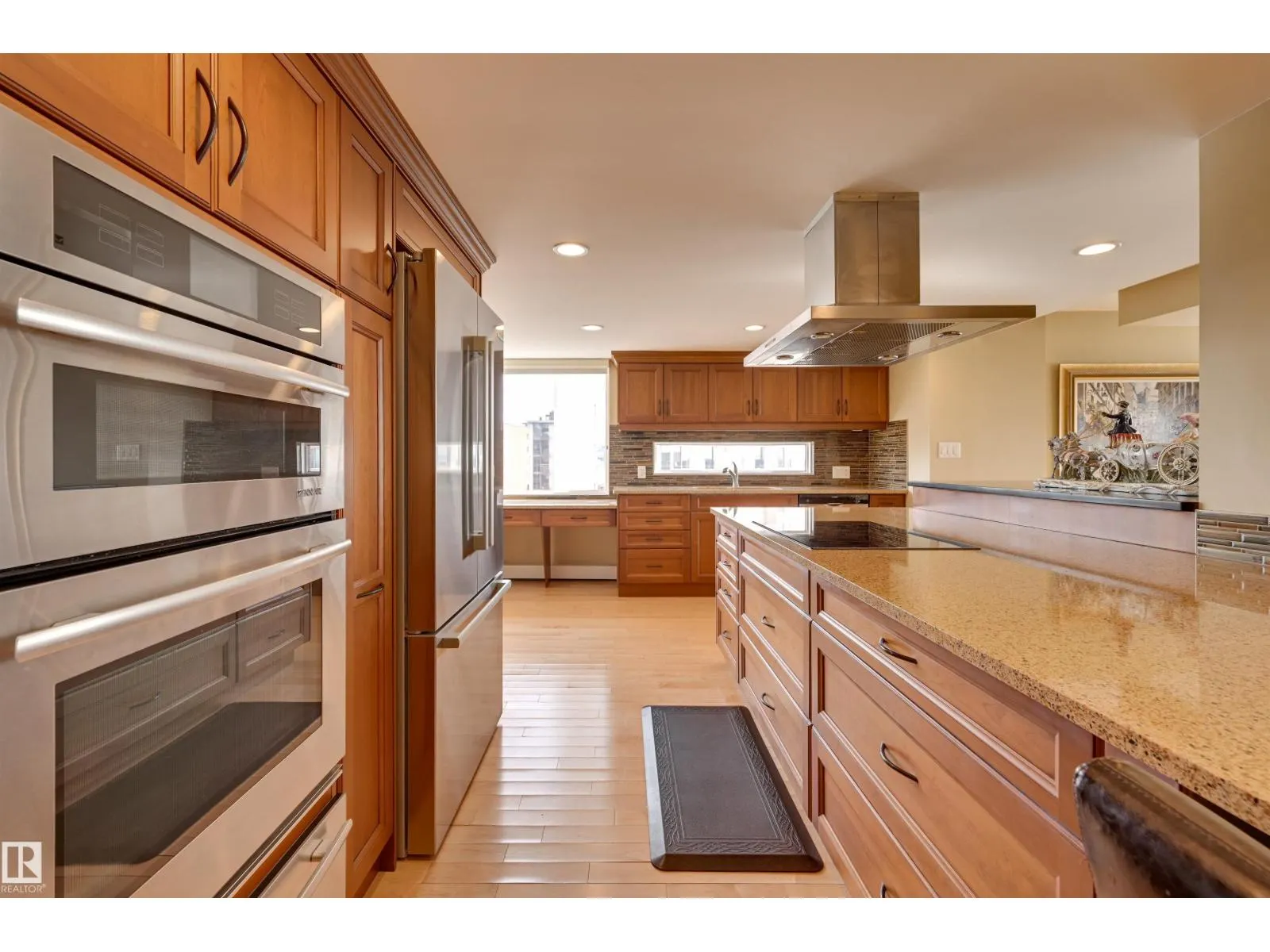 #1101 10010 119 ST NW