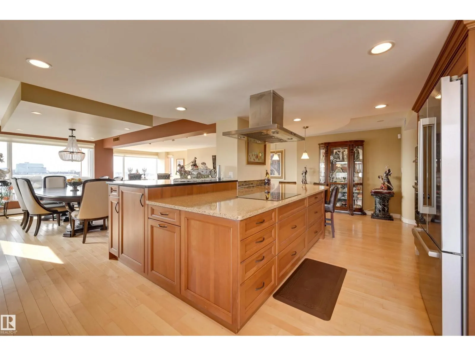 #1101 10010 119 ST NW