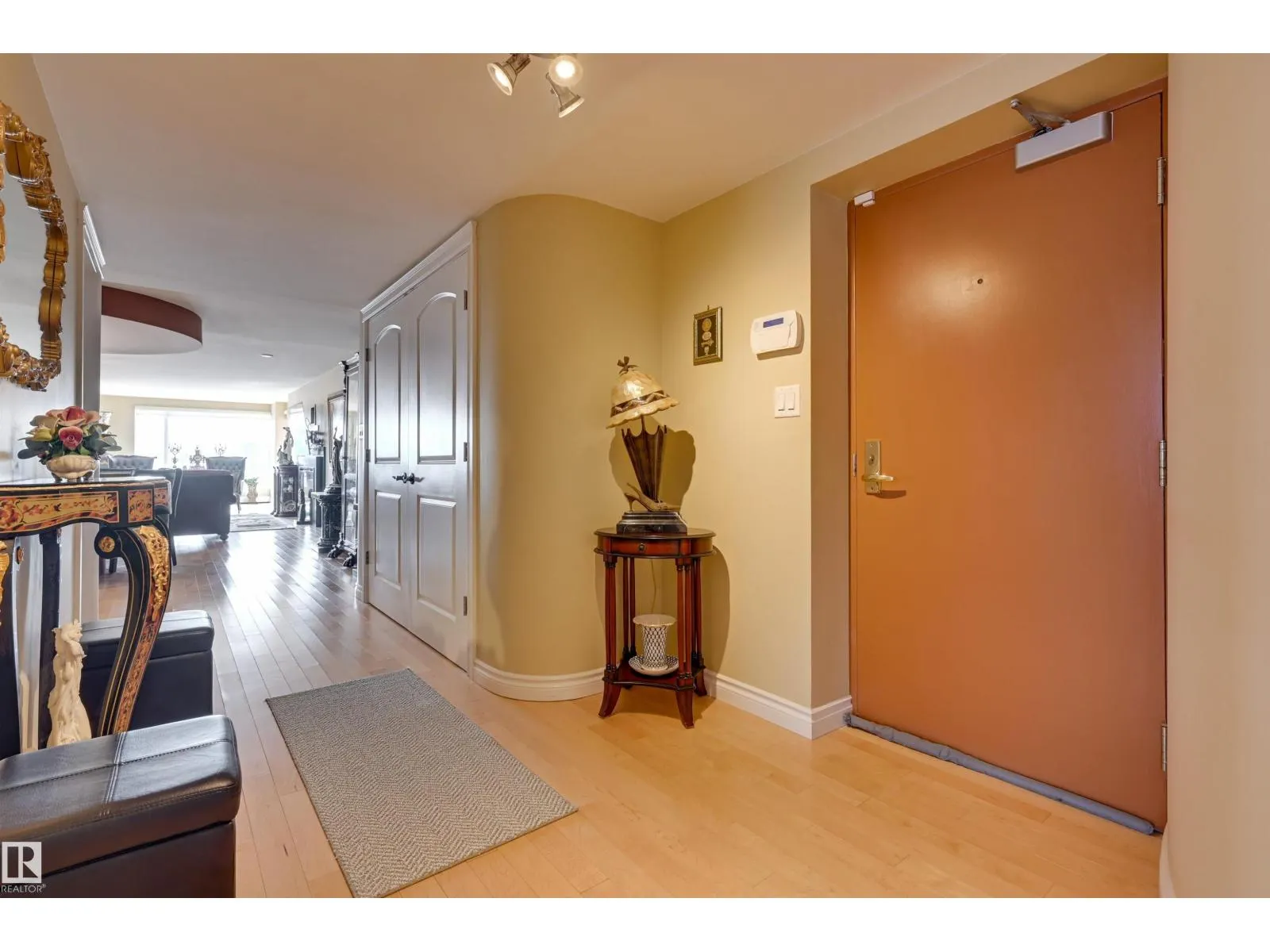 #1101 10010 119 ST NW