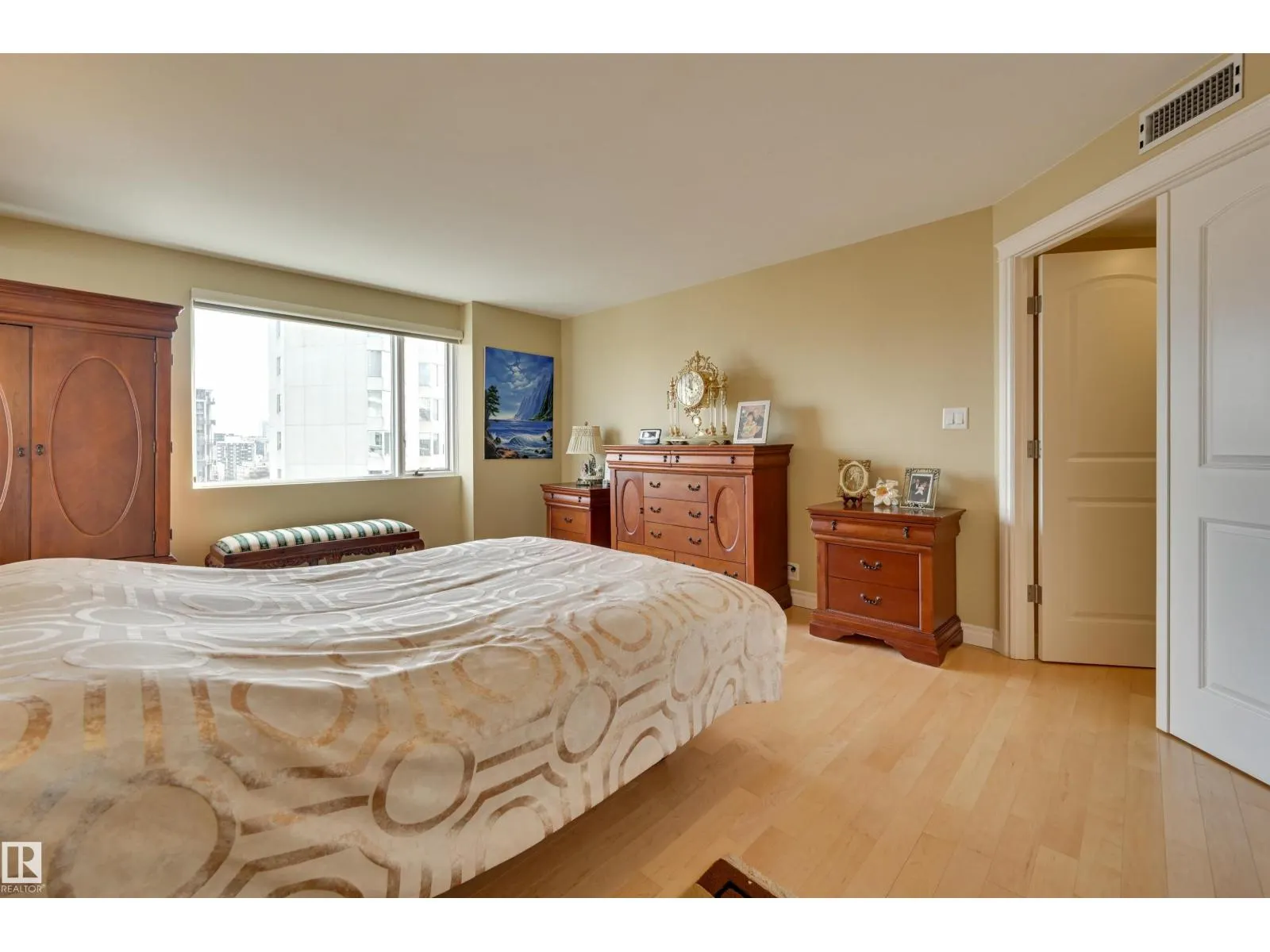 #1101 10010 119 ST NW
