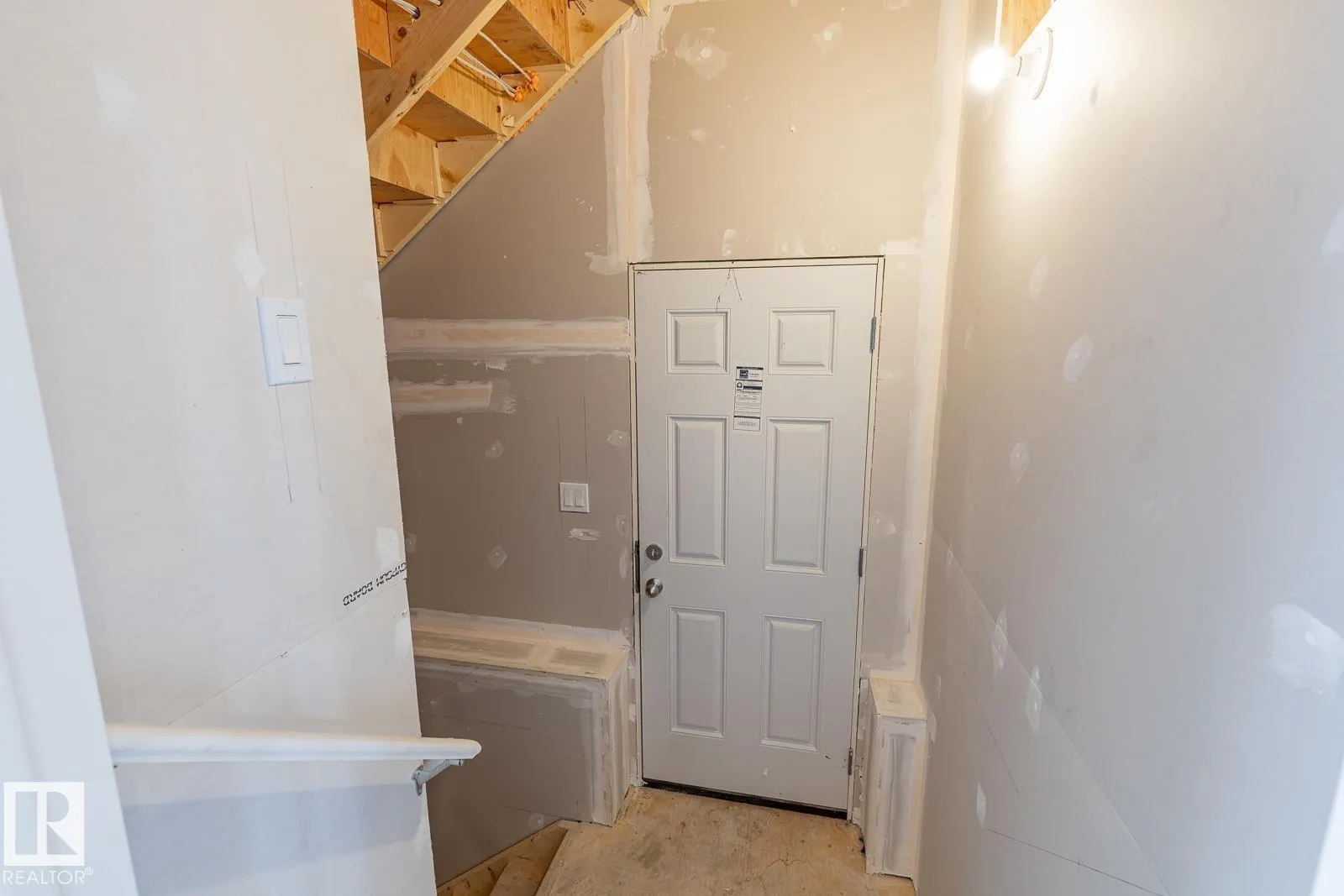 6258 175A AV NW