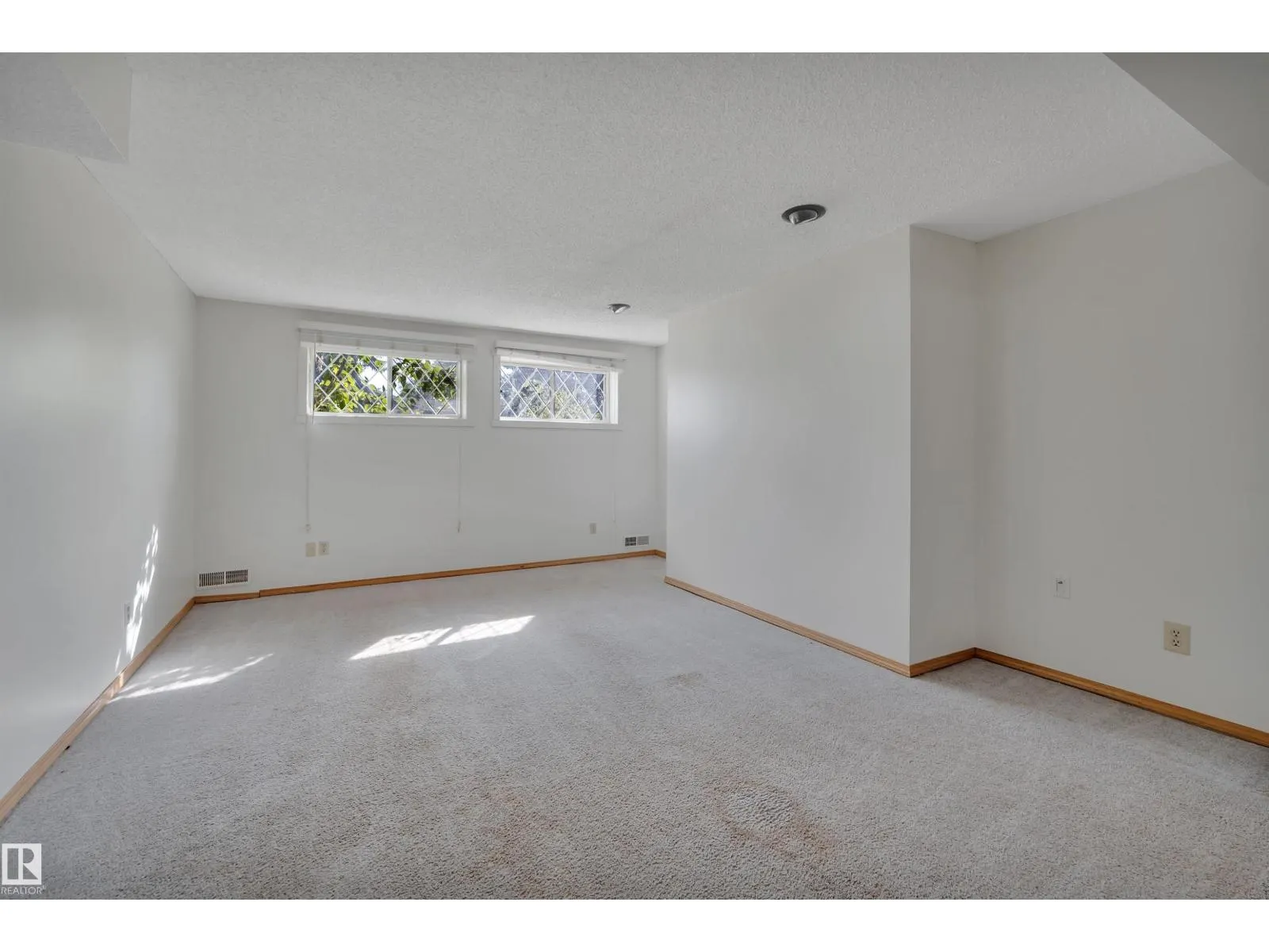 15020 83 ST NW