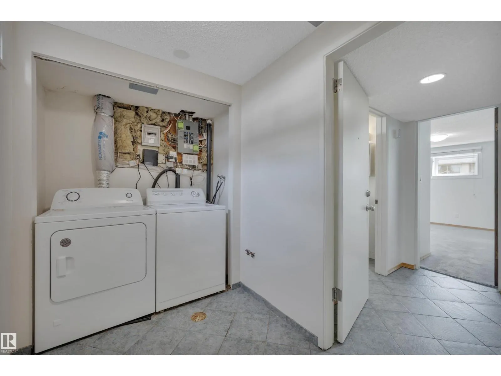 15020 83 ST NW