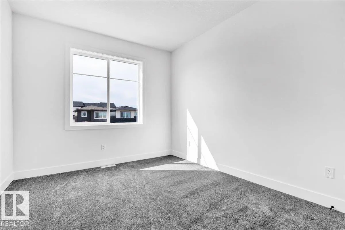 6 EDGEFIELD WY