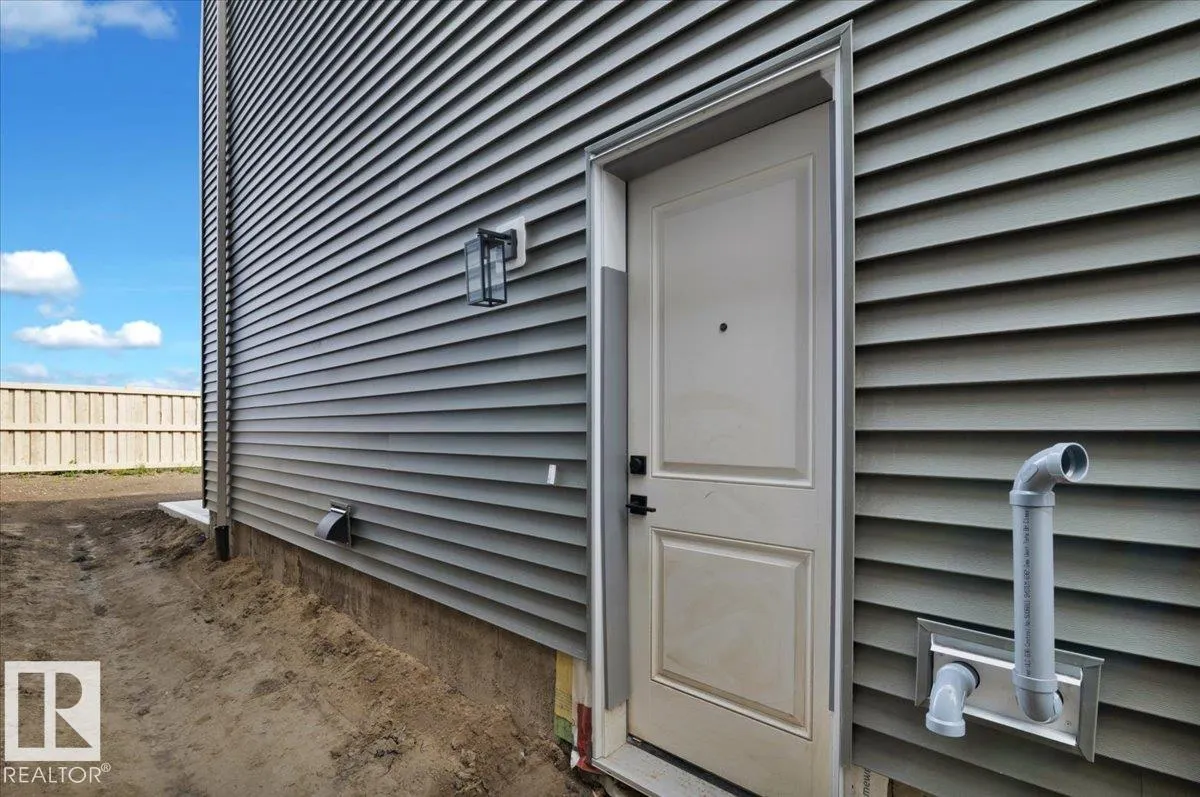 6 EDGEFIELD WY