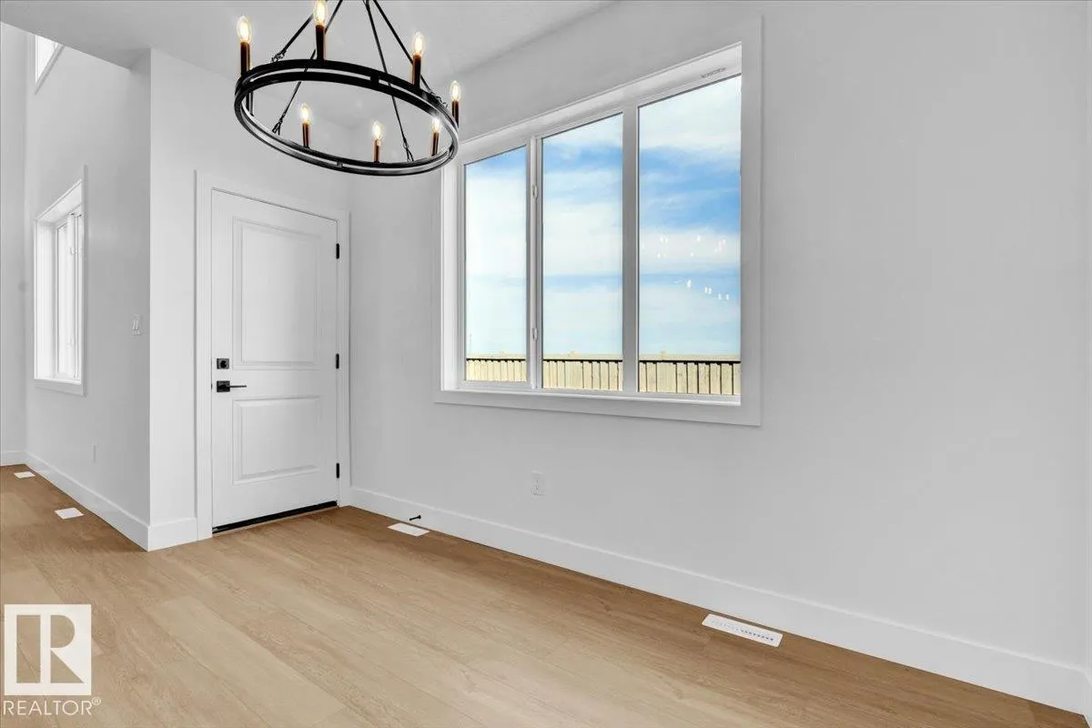6 EDGEFIELD WY