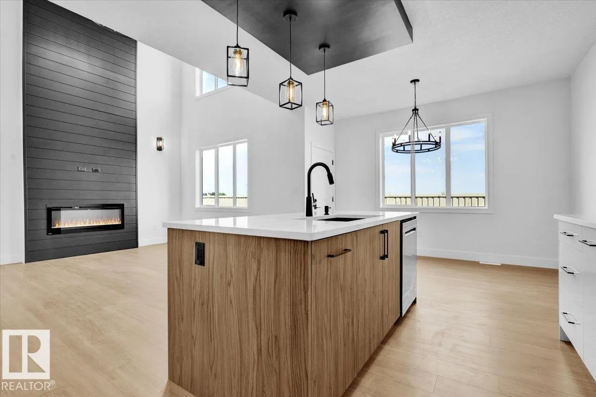 6 EDGEFIELD WY