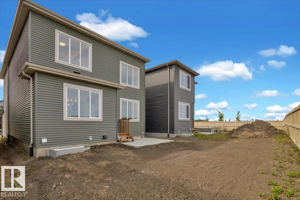 6 EDGEFIELD WY