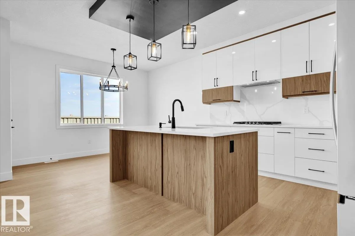 6 EDGEFIELD WY