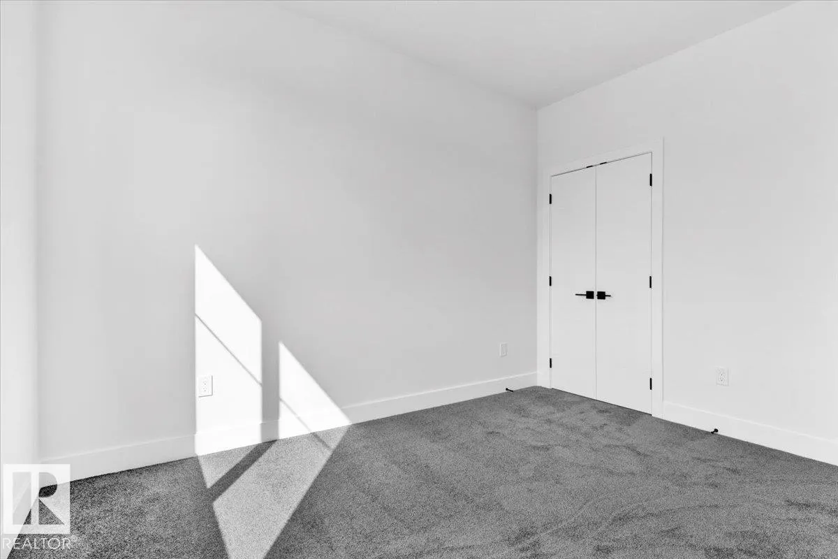 6 EDGEFIELD WY