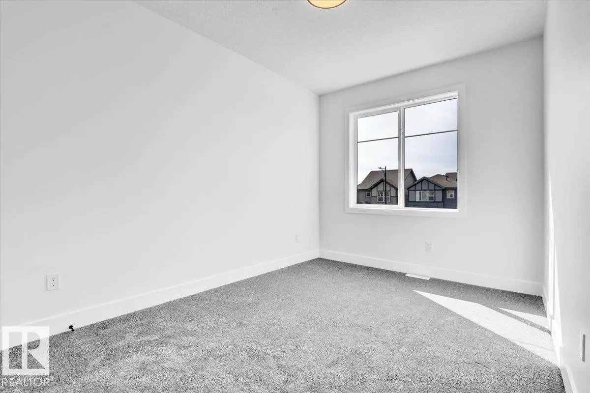 6 EDGEFIELD WY
