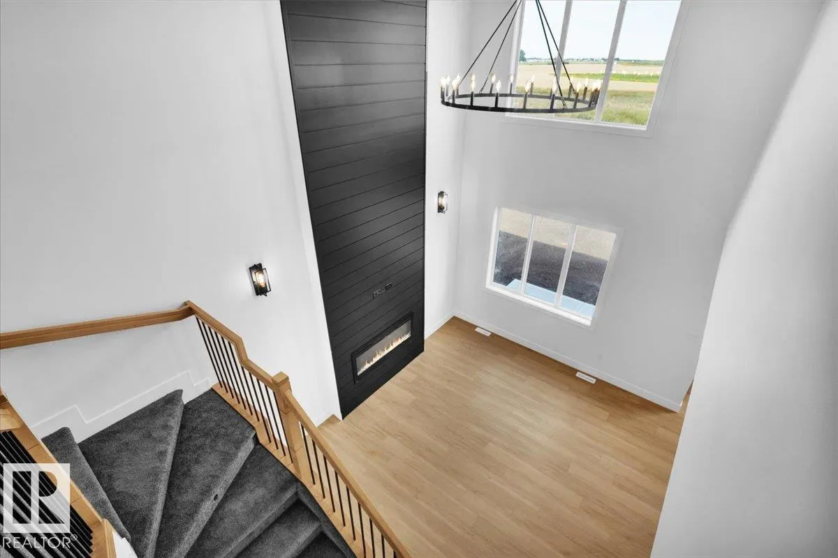 6 EDGEFIELD WY