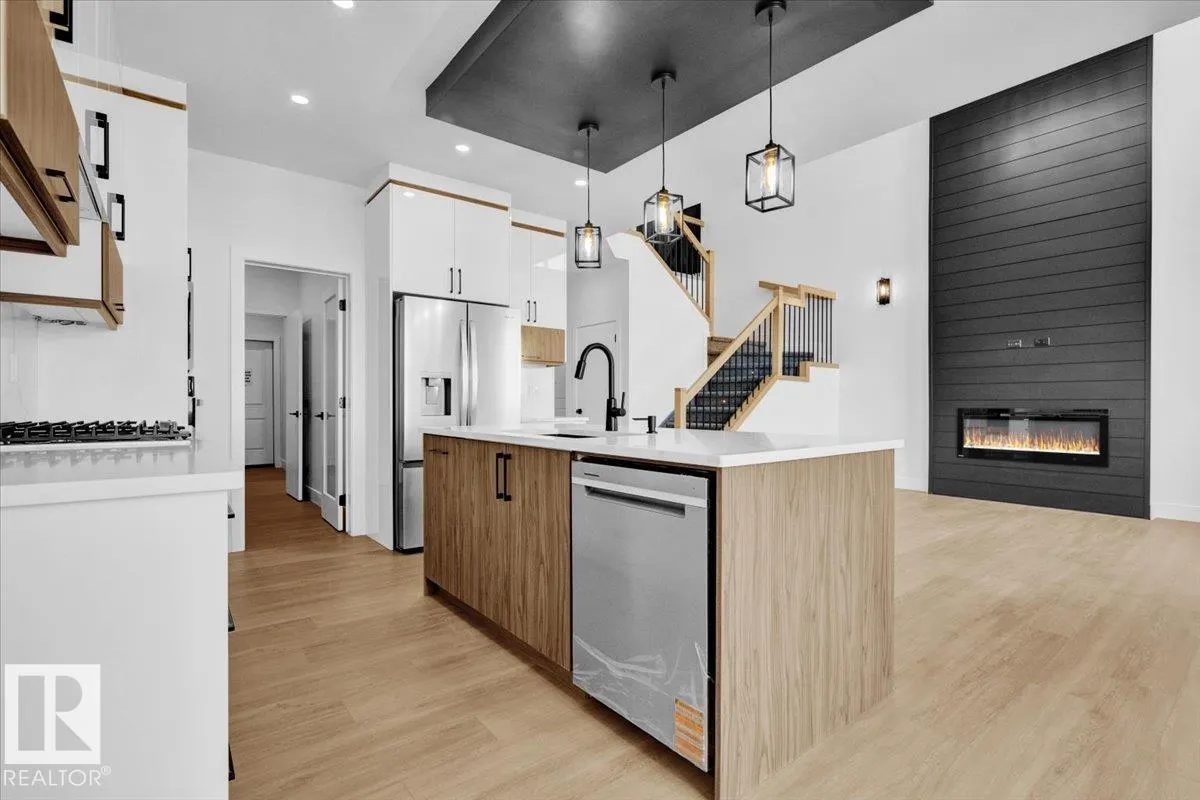 6 EDGEFIELD WY