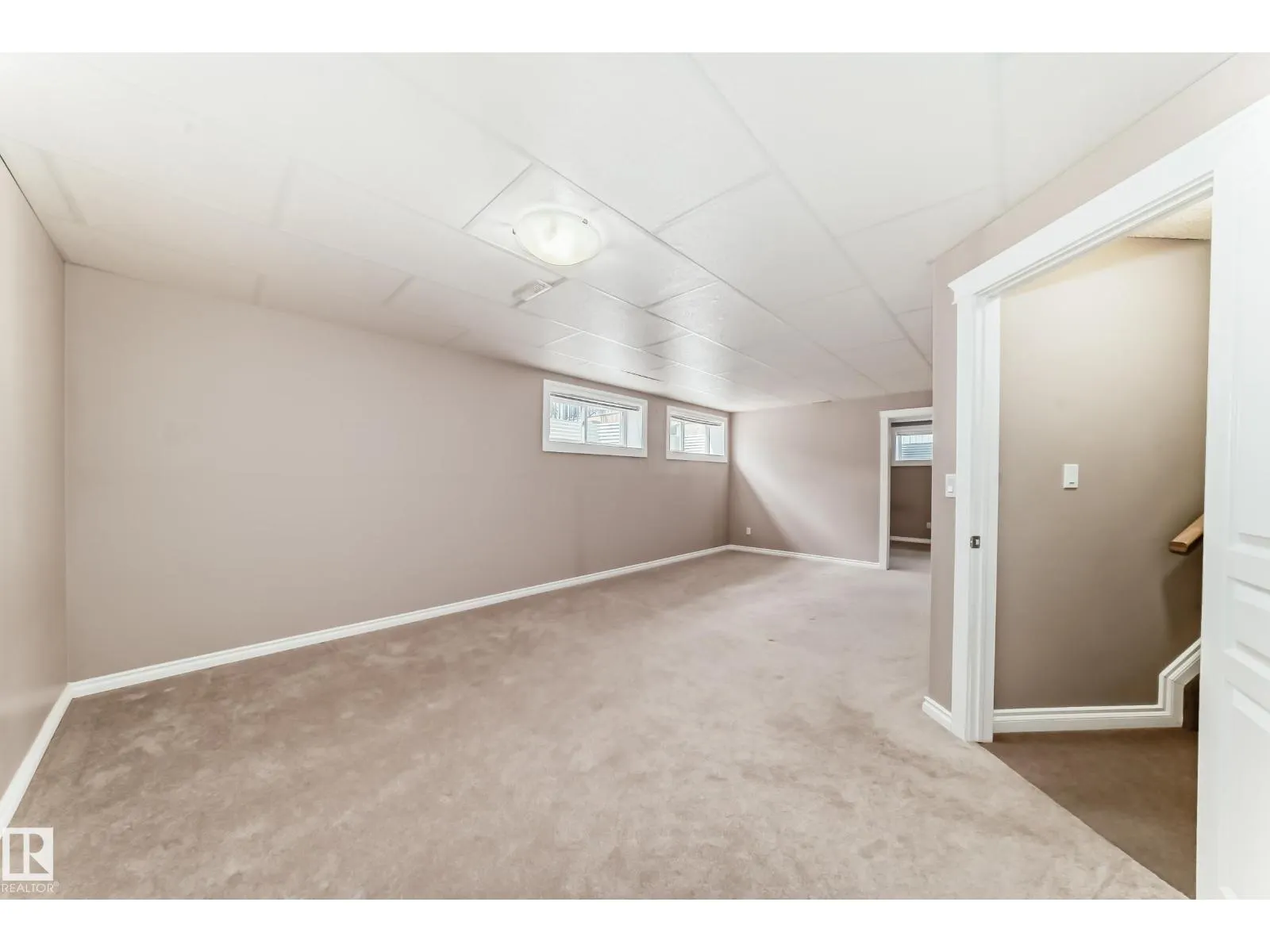 1 LONGVIEW CR