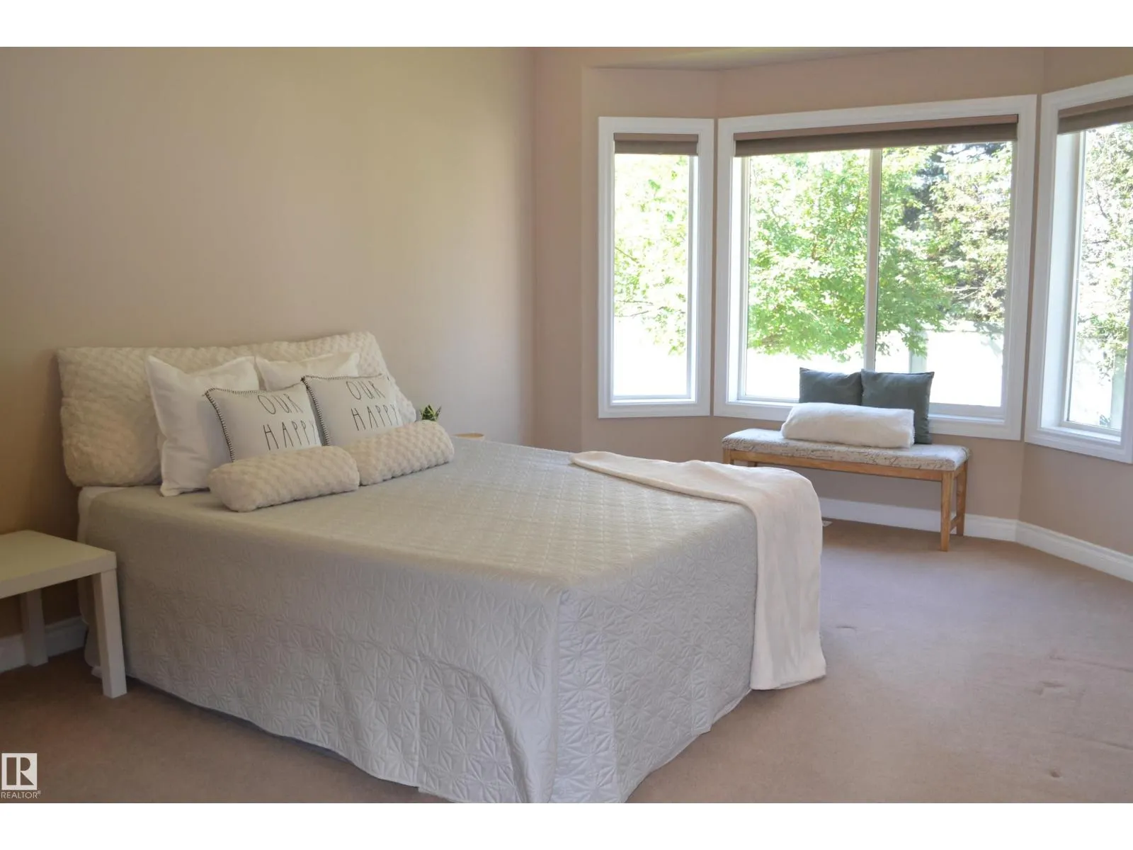 1 LONGVIEW CR