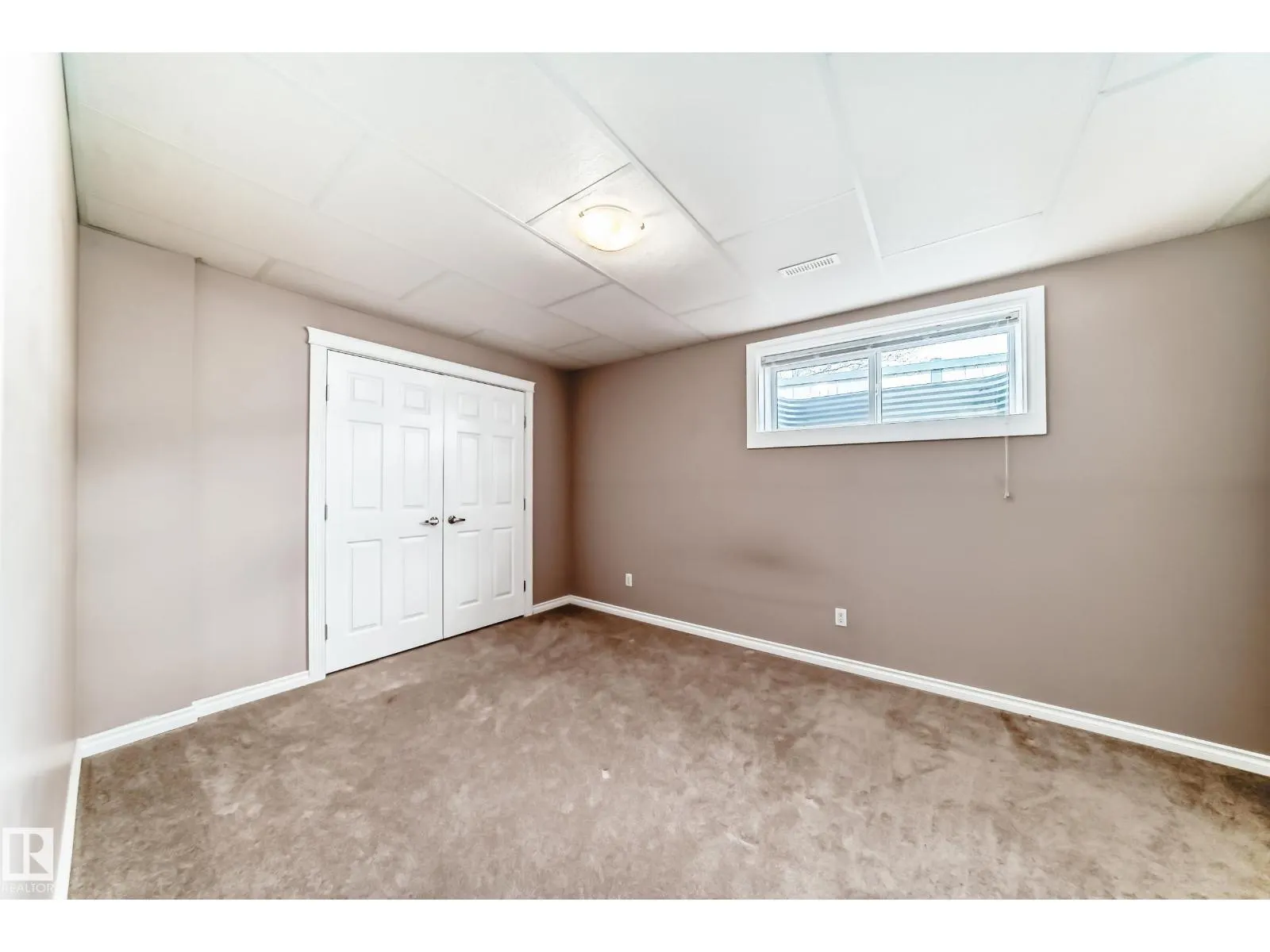 1 LONGVIEW CR