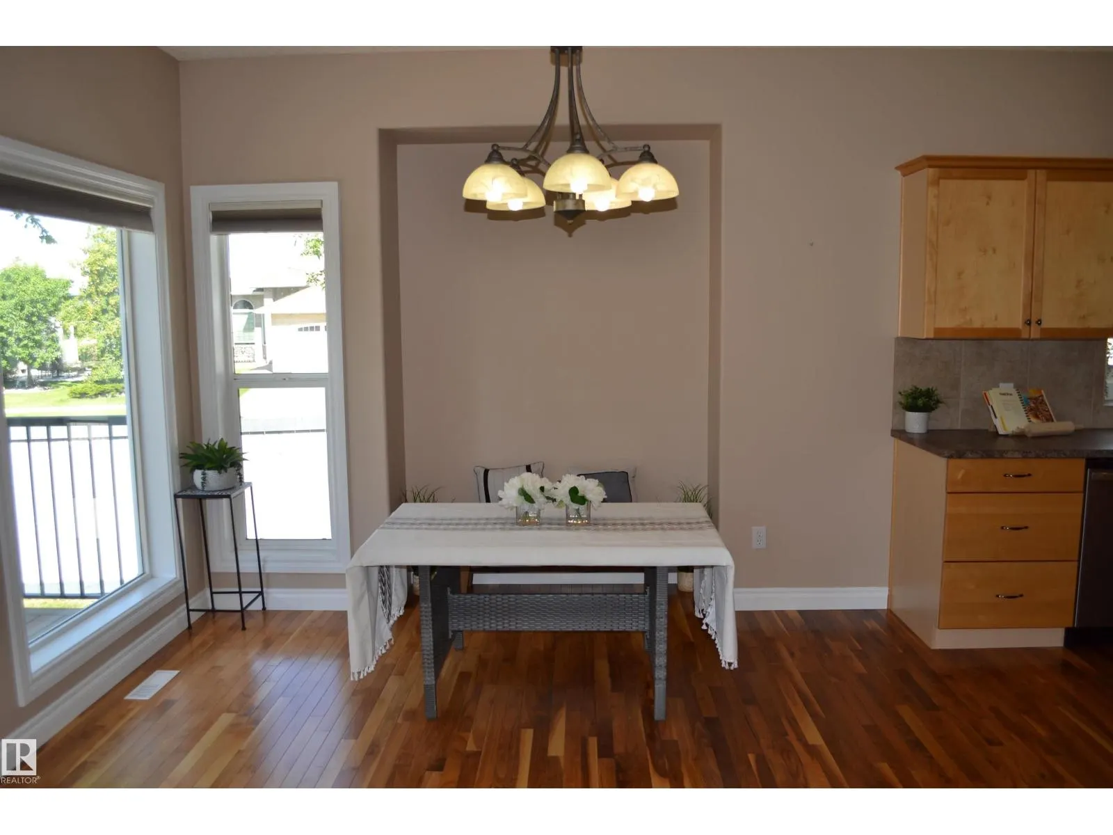 1 LONGVIEW CR