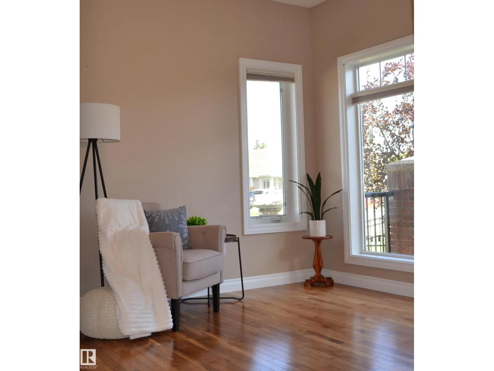 1 LONGVIEW CR