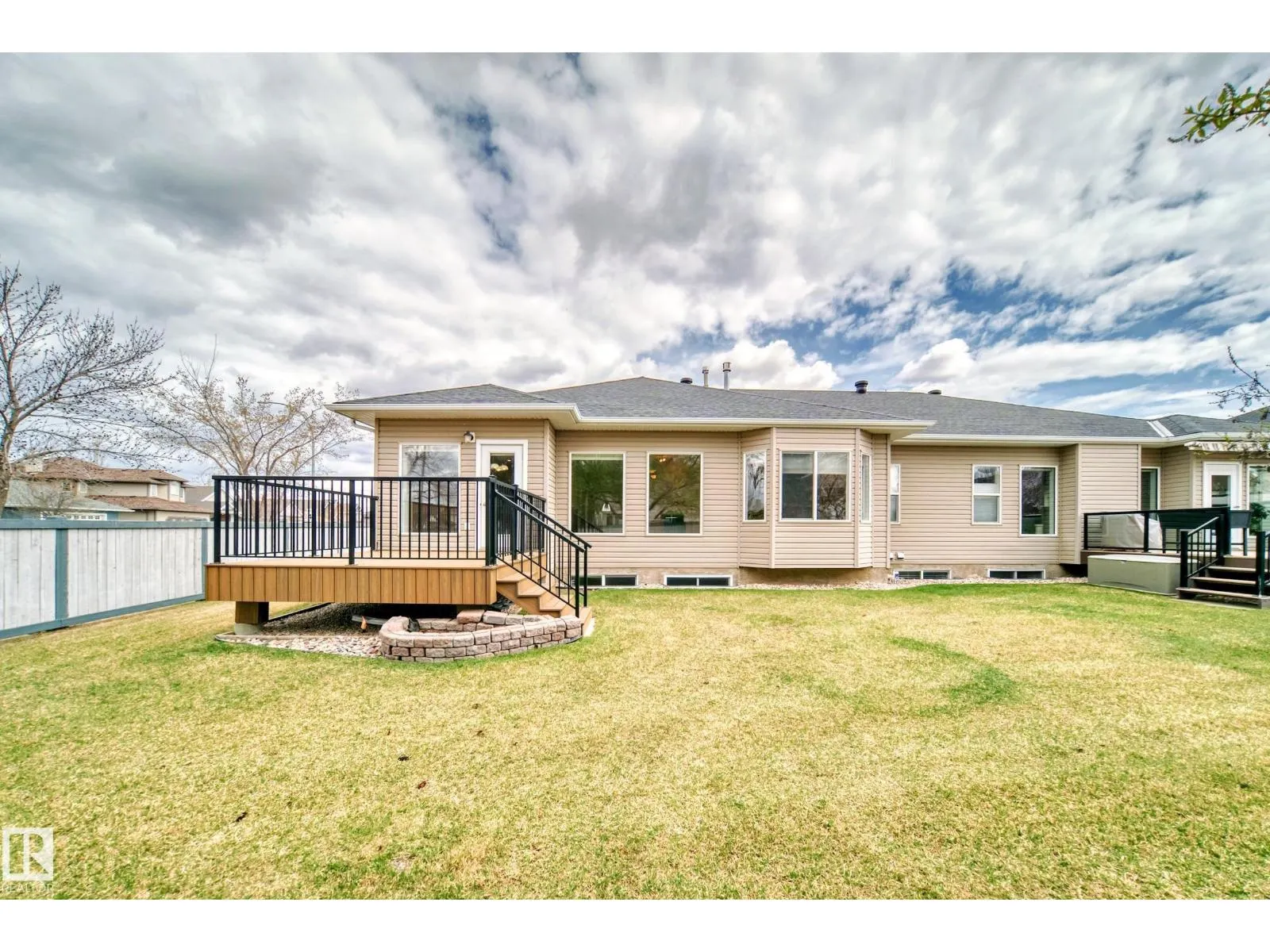 1 LONGVIEW CR