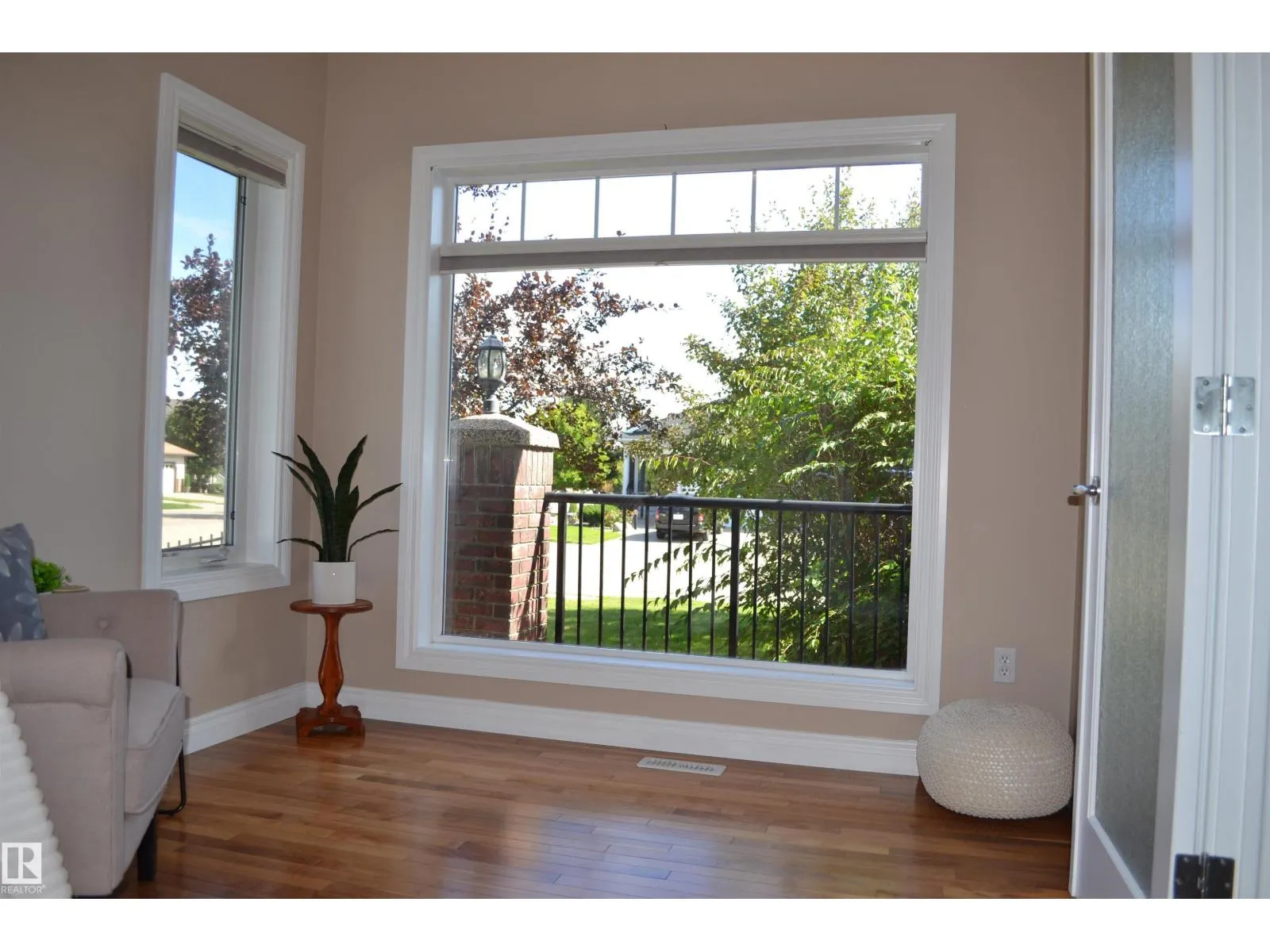 1 LONGVIEW CR