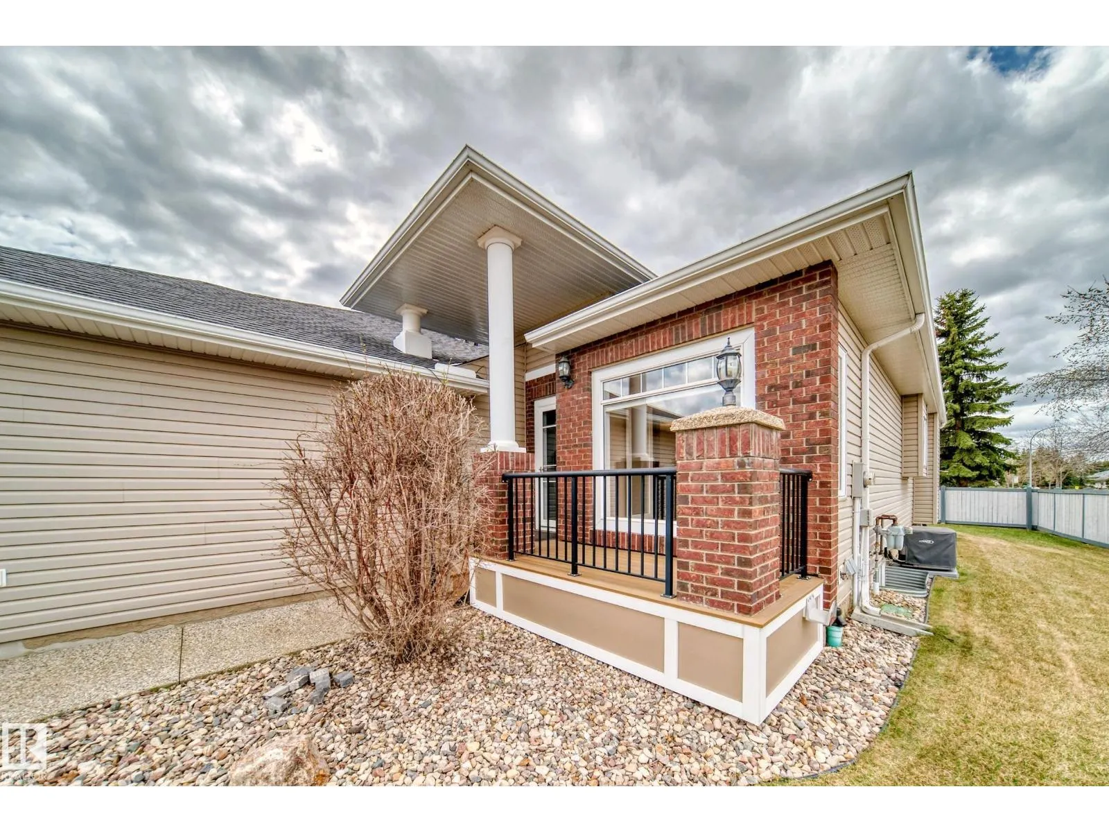 1 LONGVIEW CR
