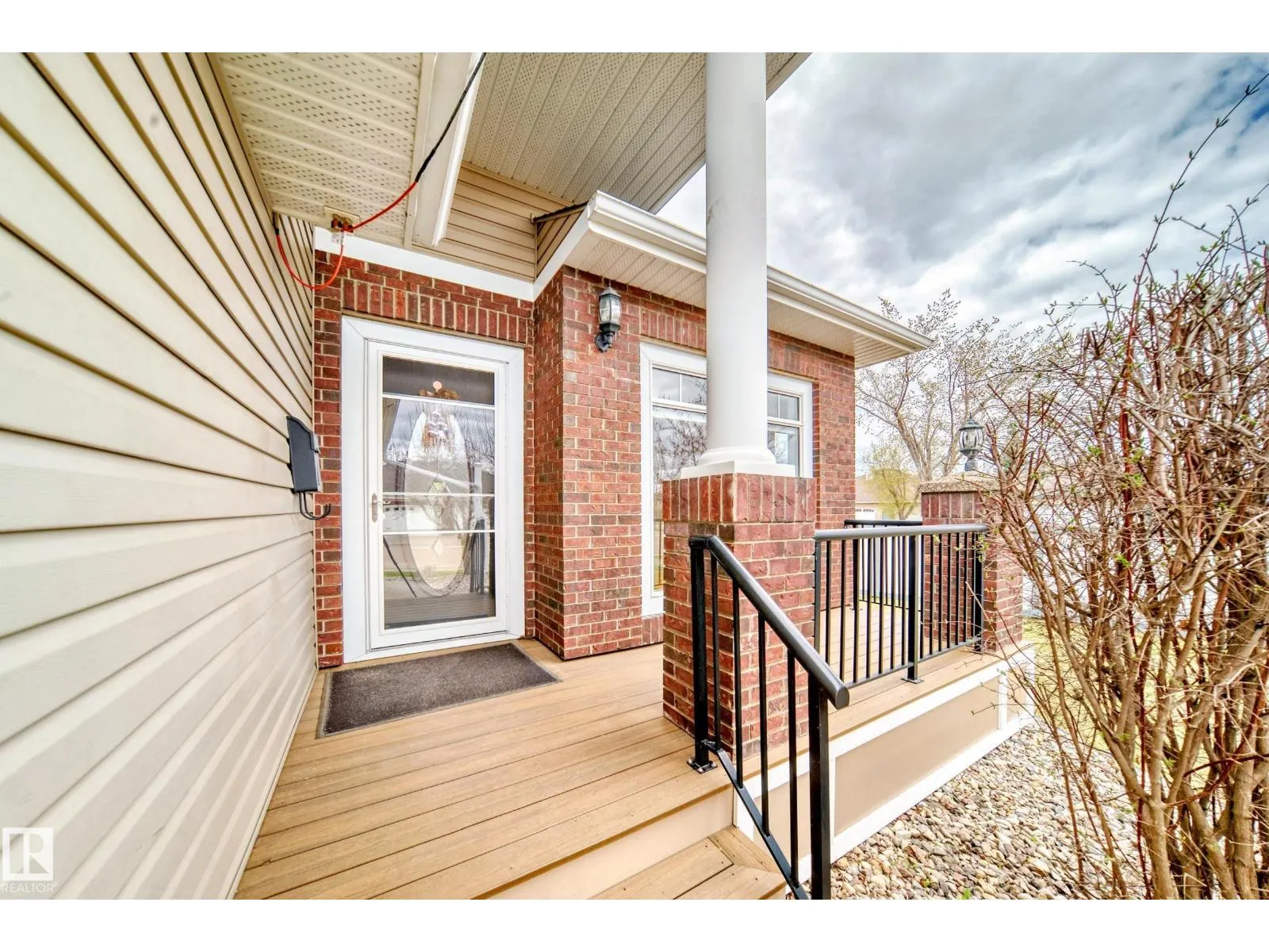1 LONGVIEW CR