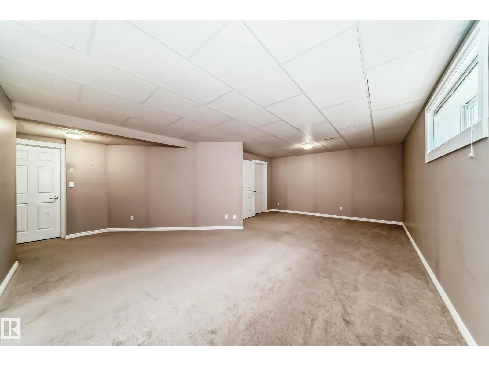1 LONGVIEW CR