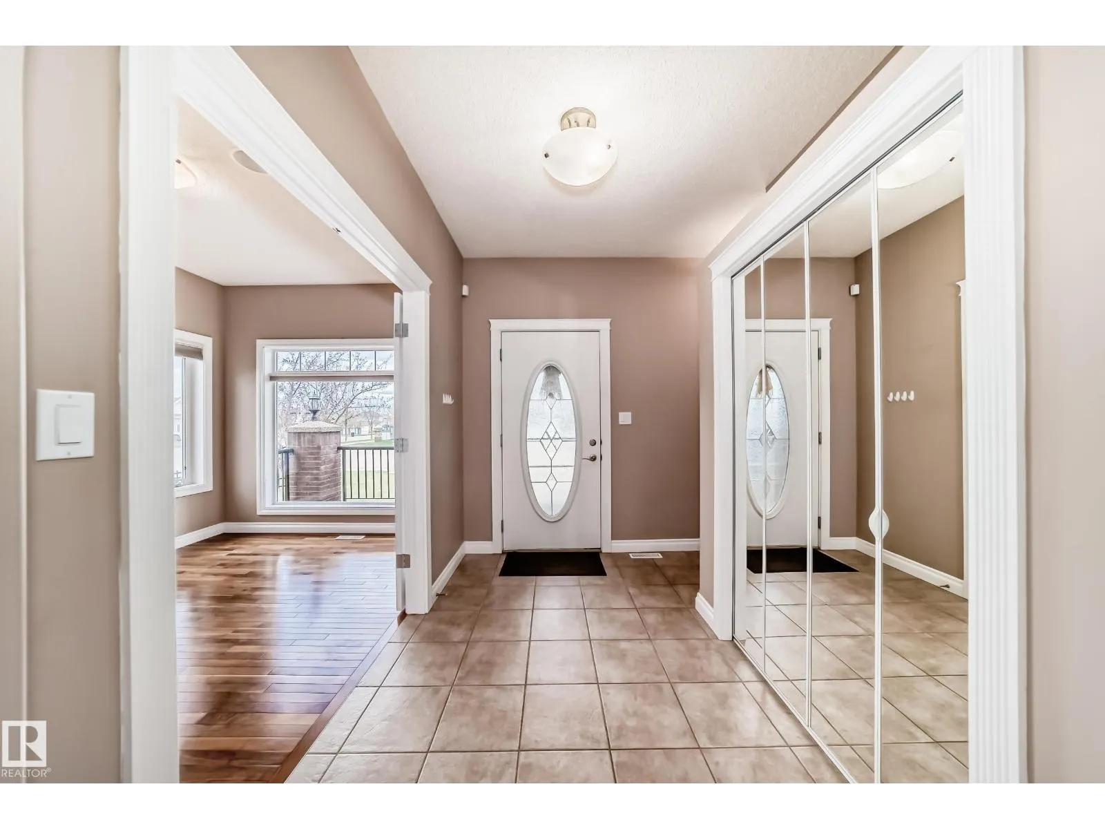 1 LONGVIEW CR