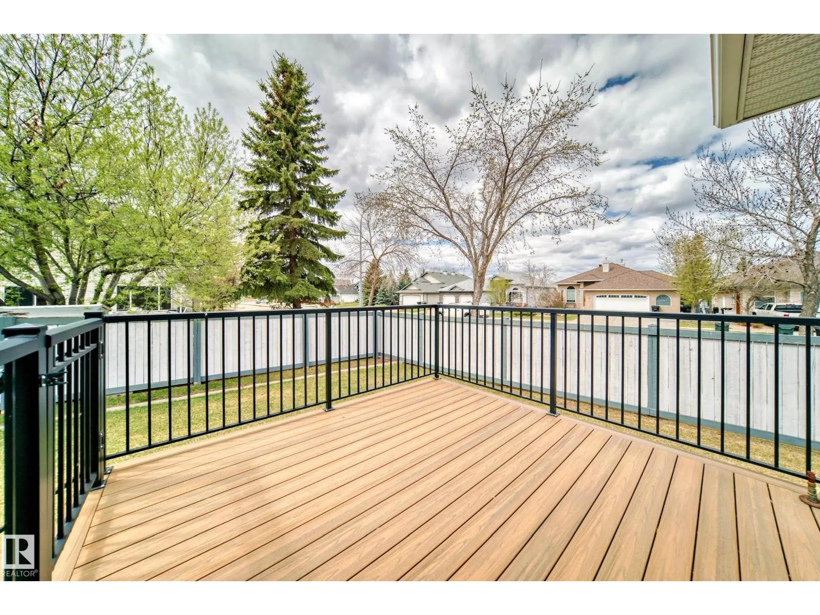 1 LONGVIEW CR
