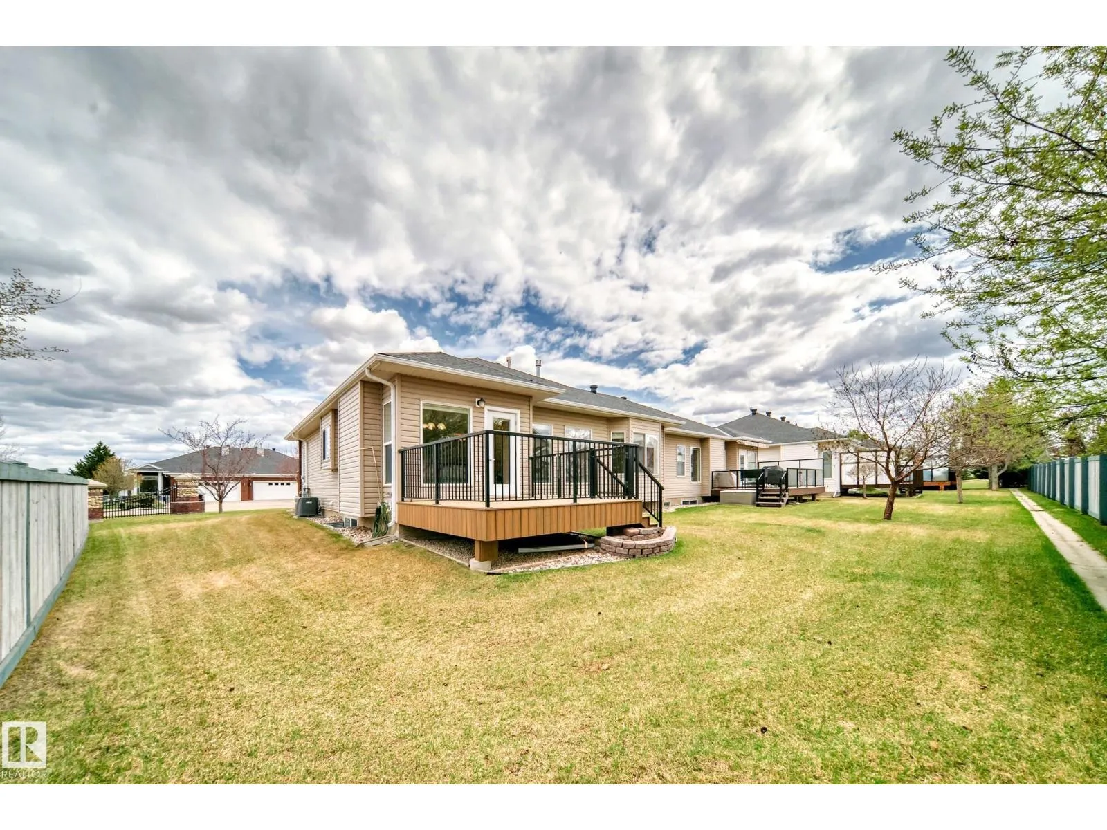1 LONGVIEW CR