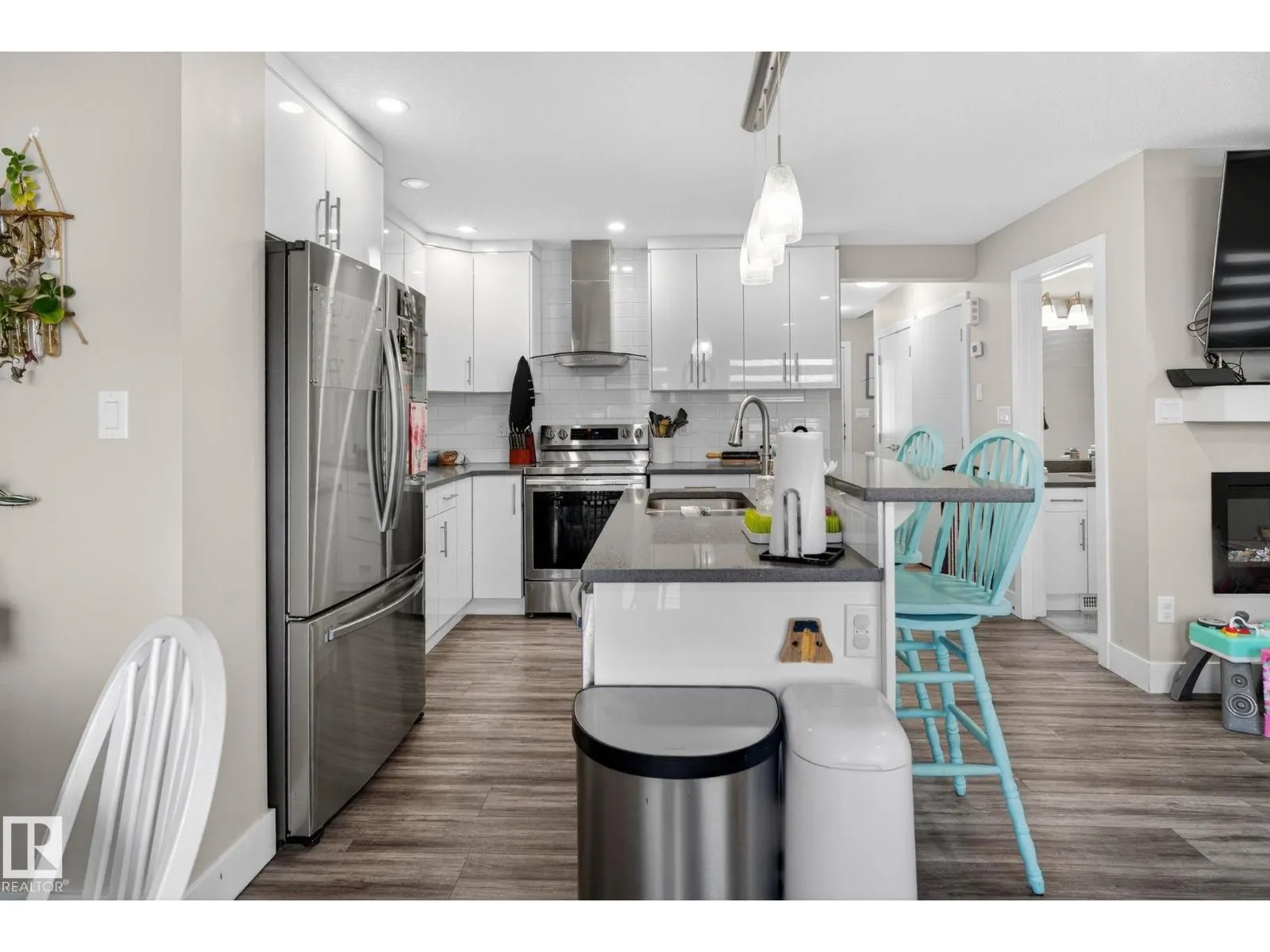 2903 30 ST NW