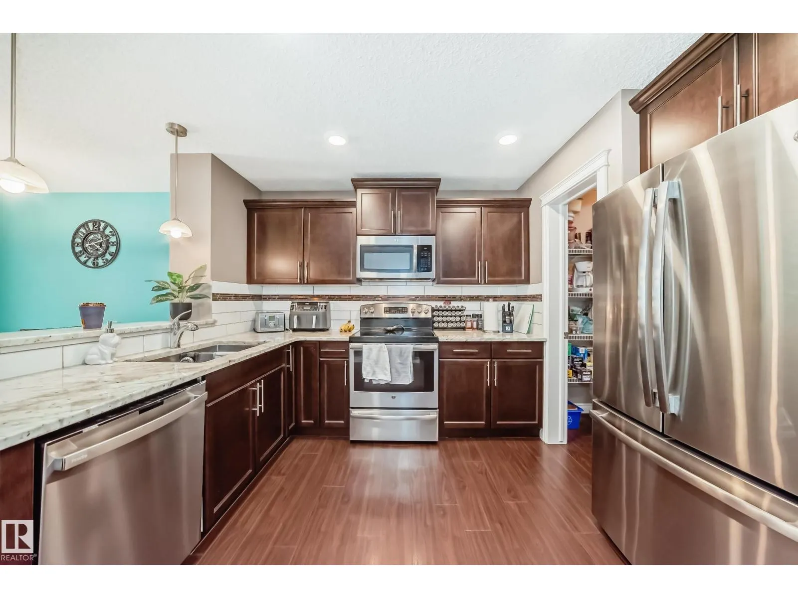 16813 120 ST NW NW
