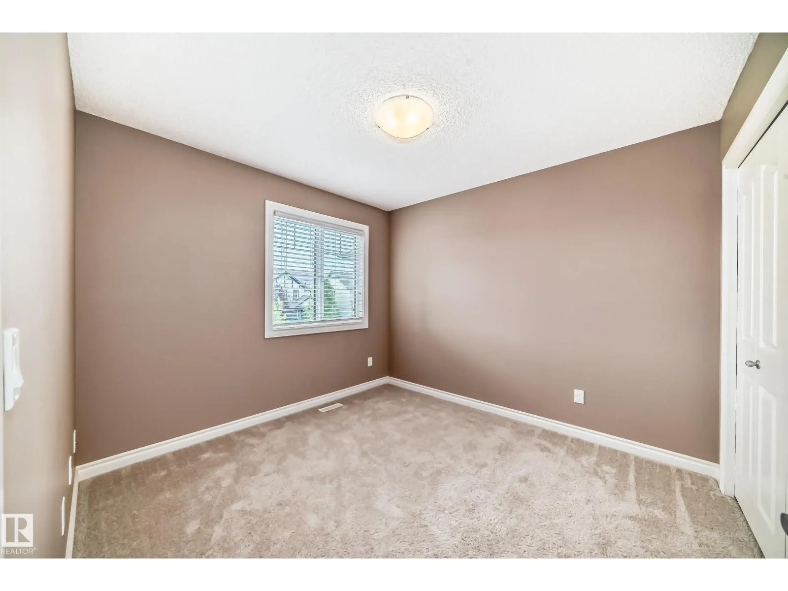 16813 120 ST NW NW