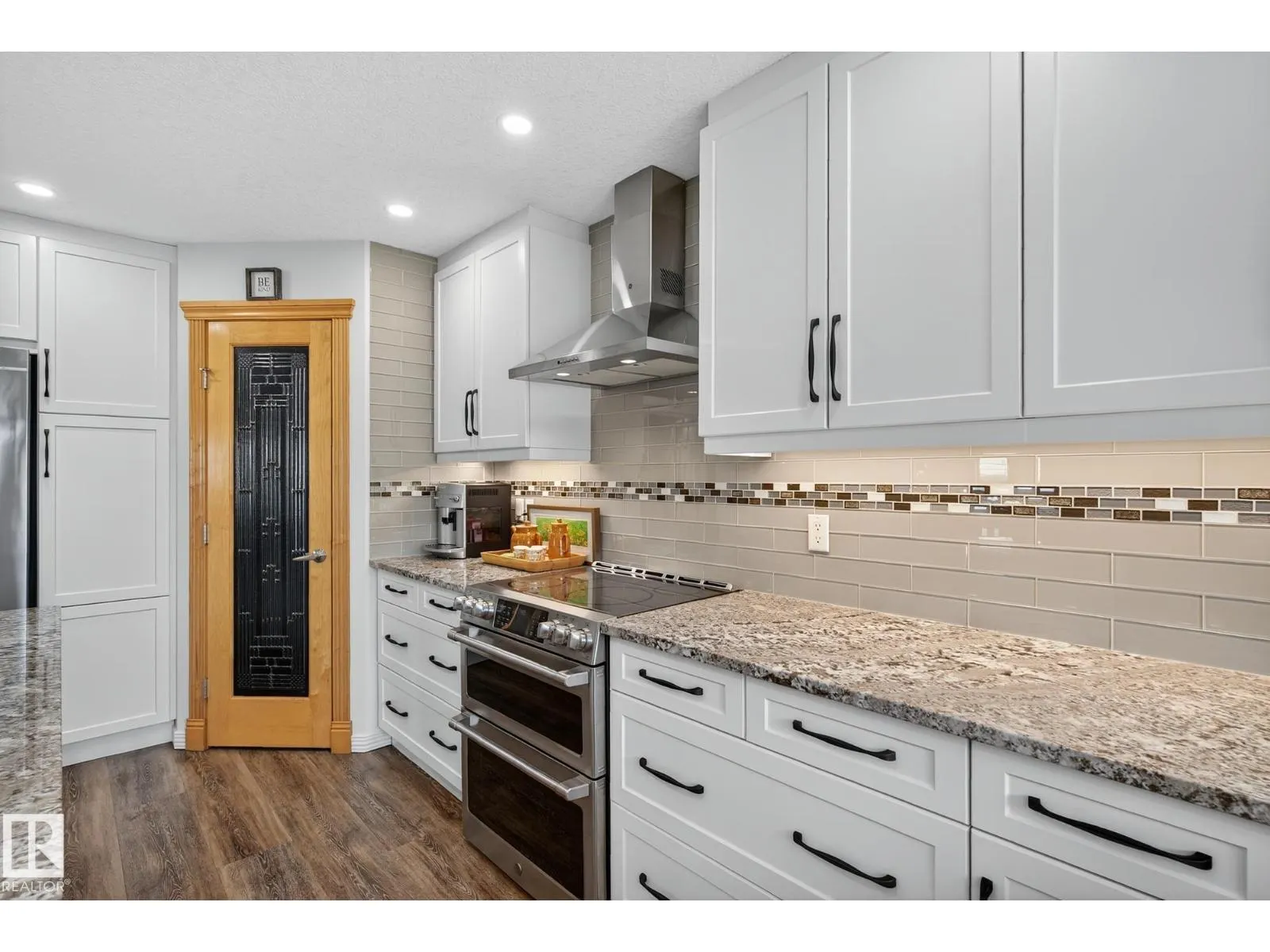 11 LINKSIDE WY