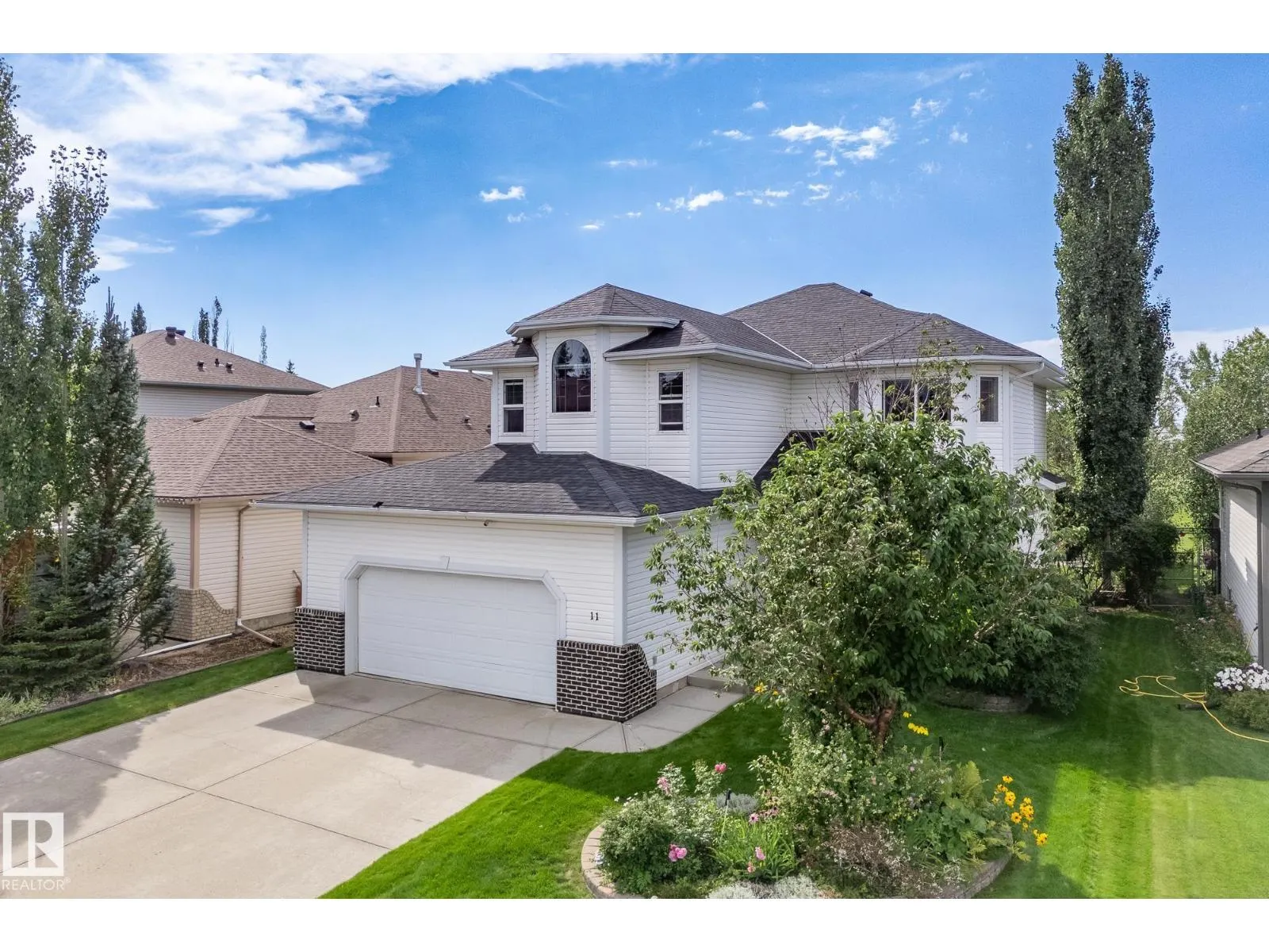 11 LINKSIDE WY