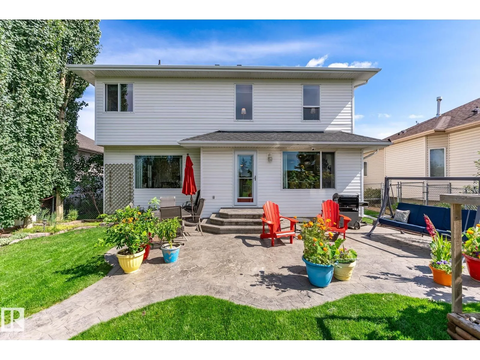 11 LINKSIDE WY