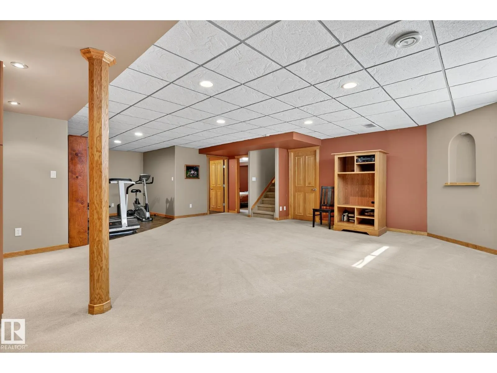 11 LINKSIDE WY