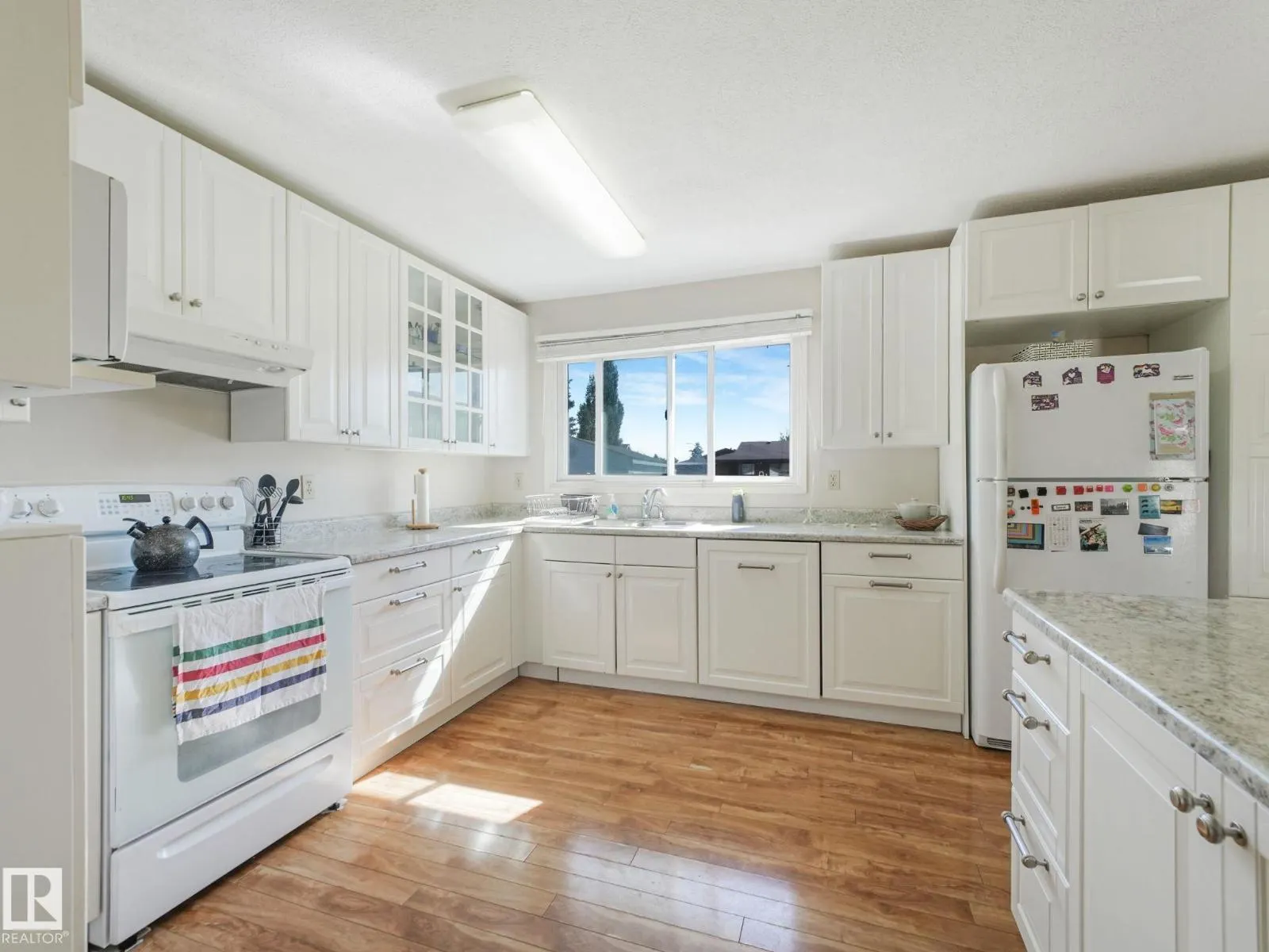 119 WILLOW DR