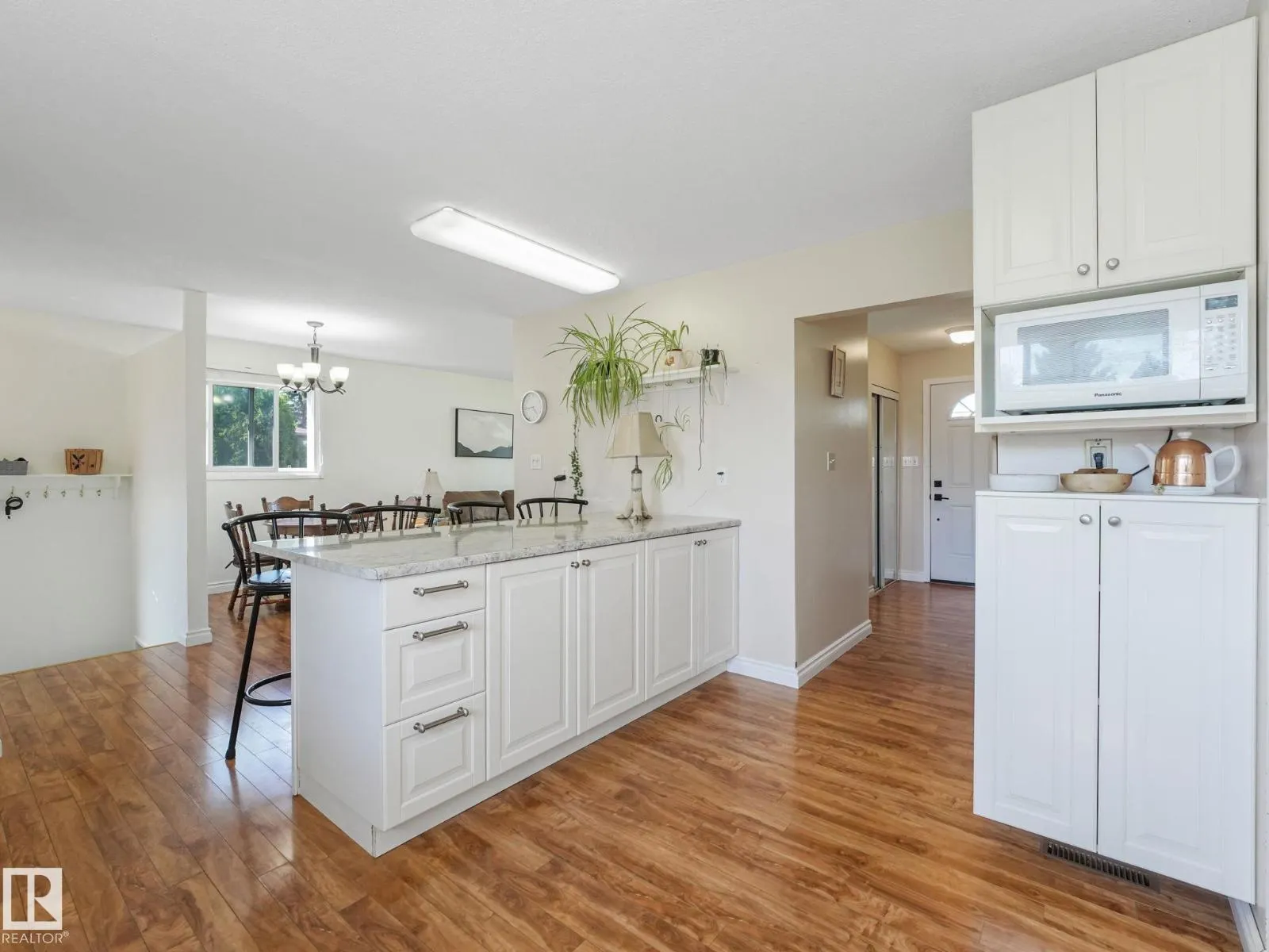 119 WILLOW DR