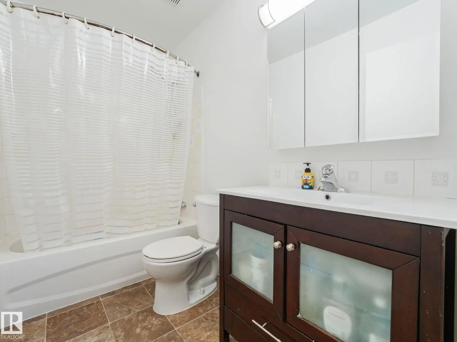 119 WILLOW DR