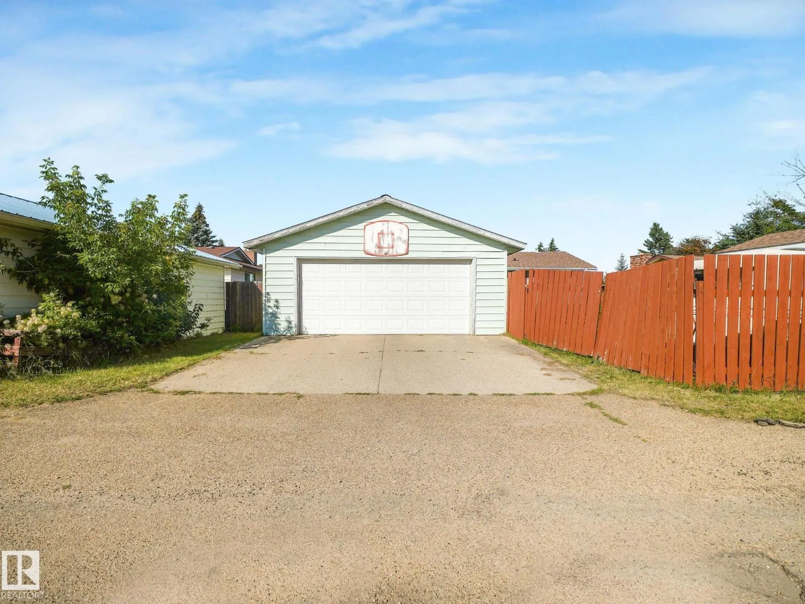 119 WILLOW DR