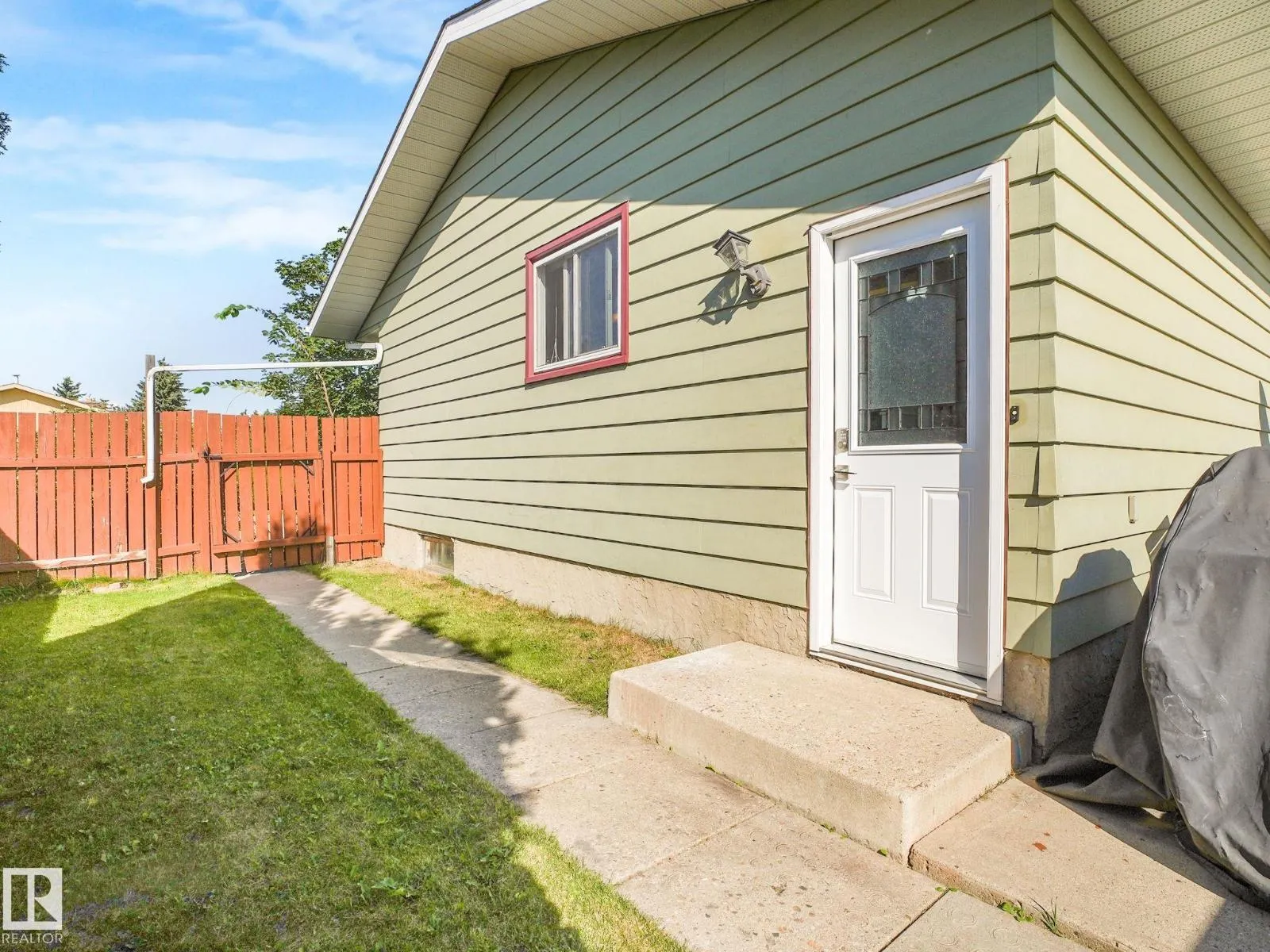 119 WILLOW DR