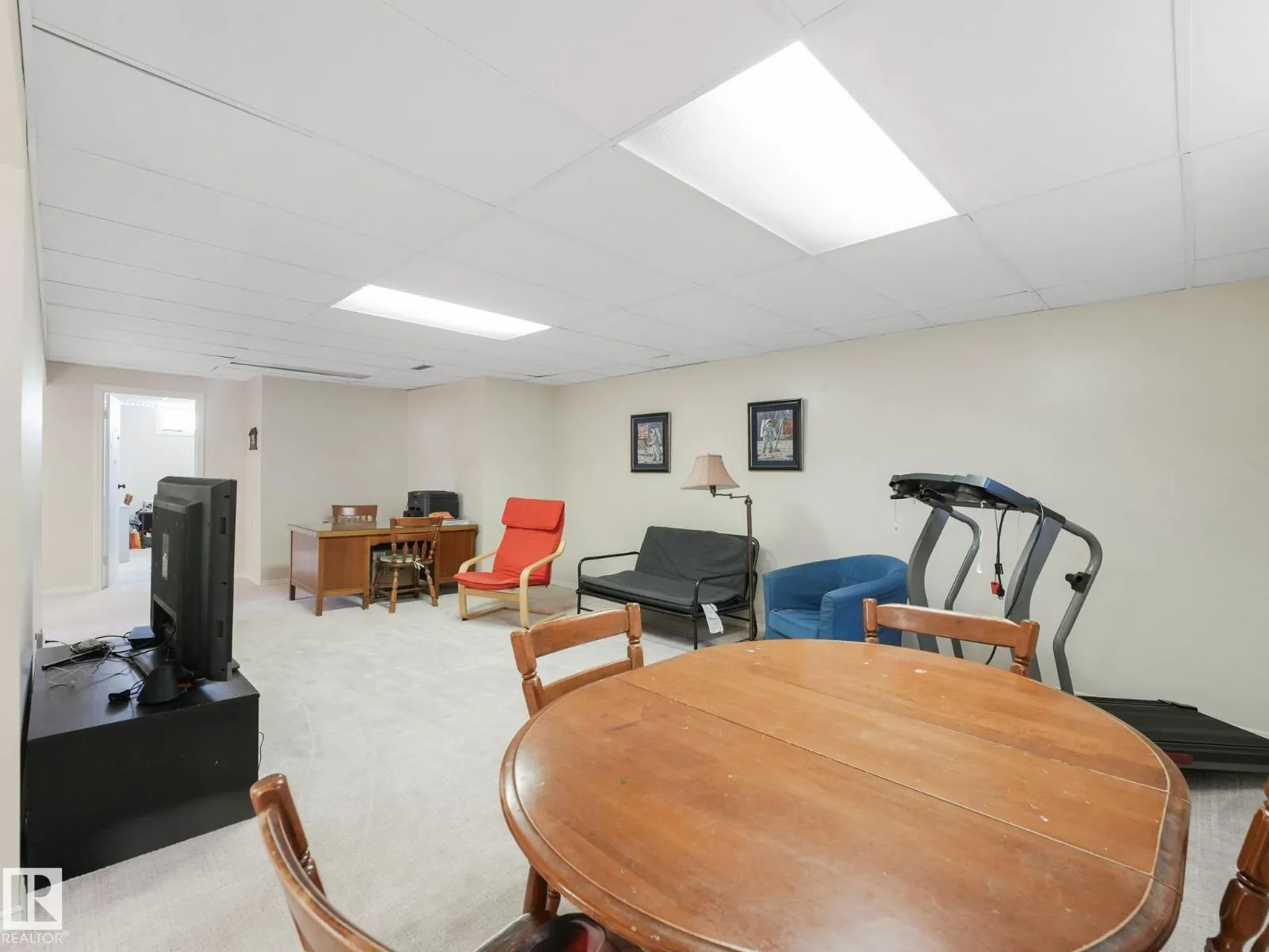 119 WILLOW DR