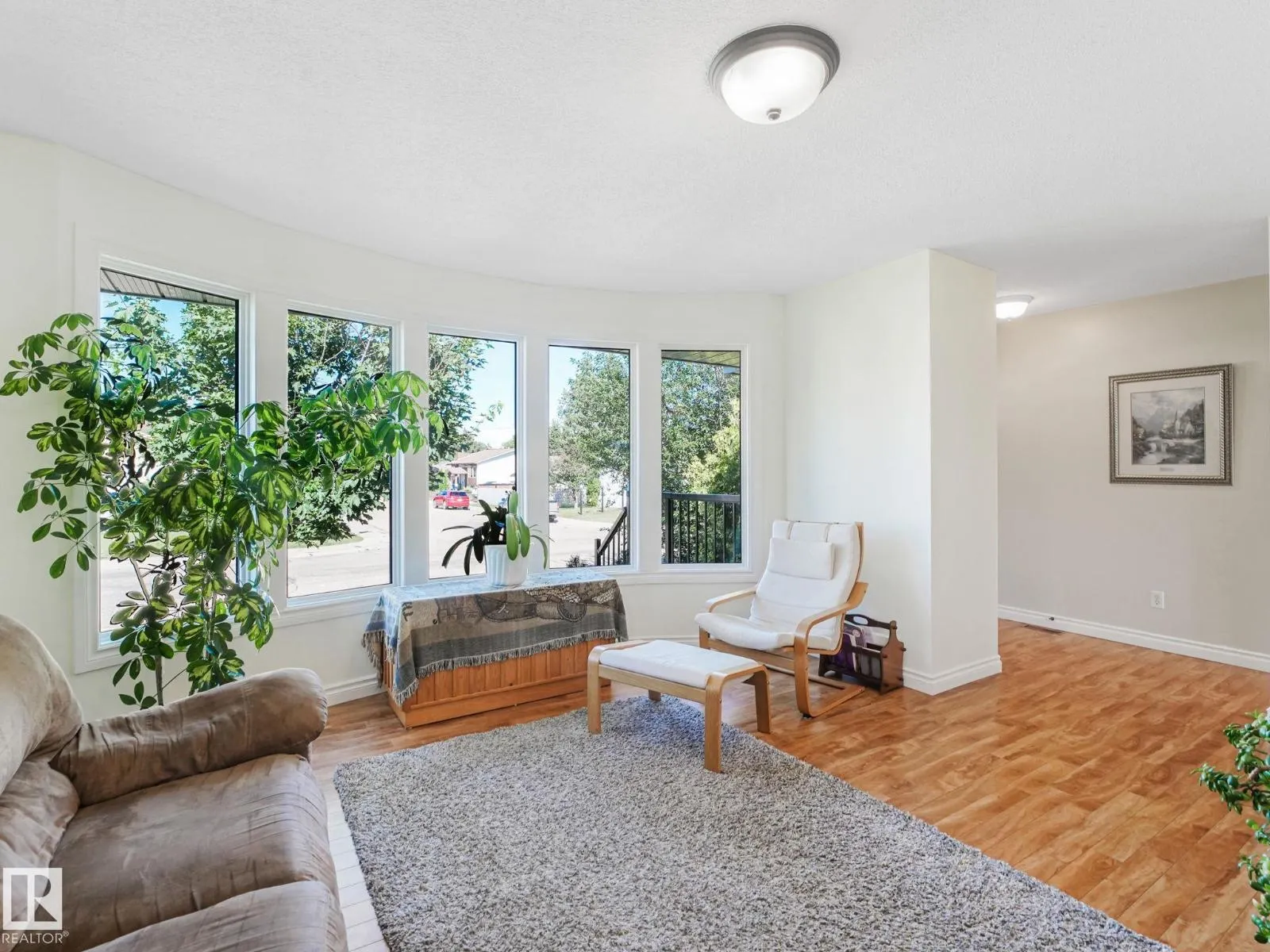 119 WILLOW DR