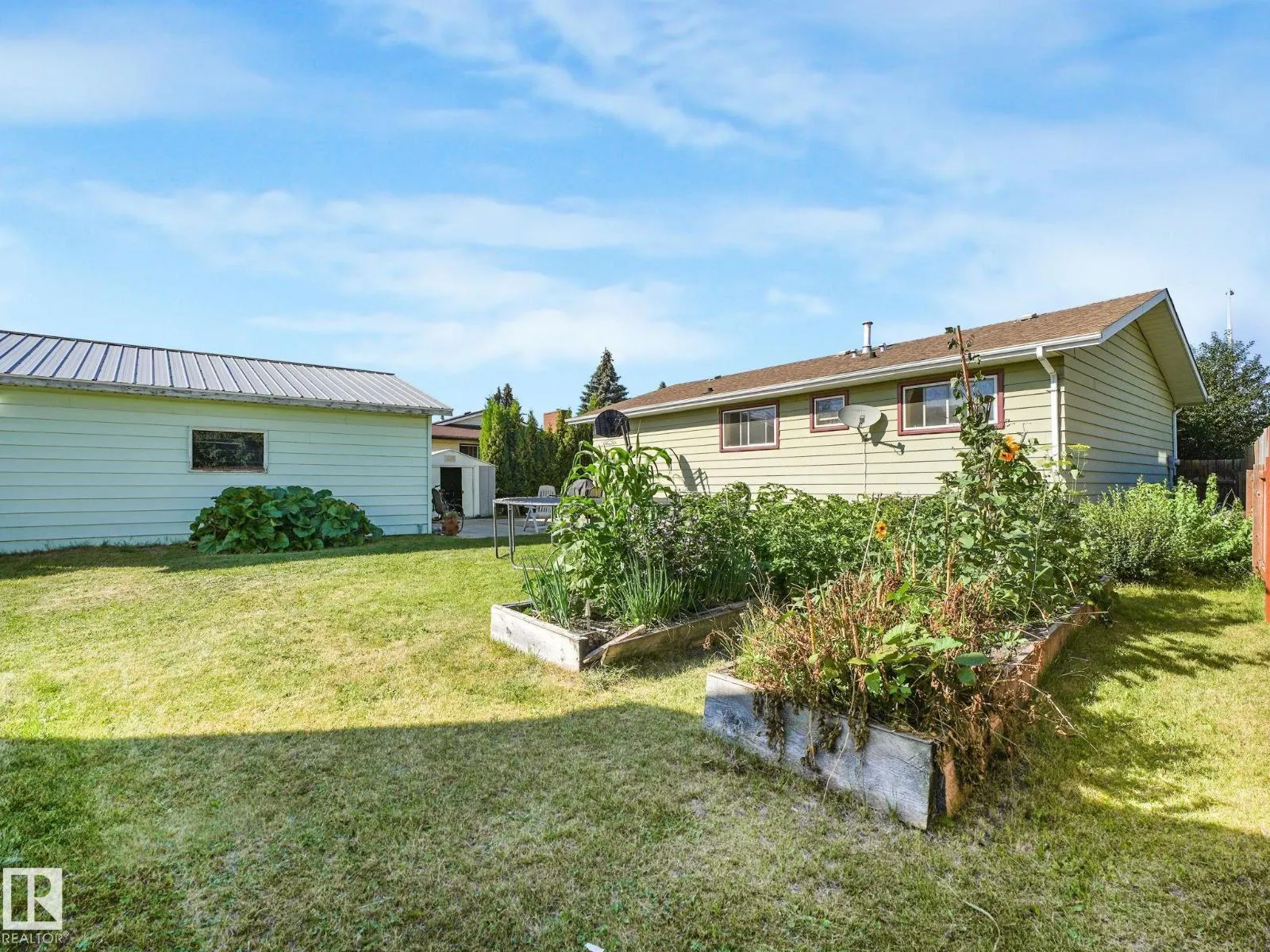 119 WILLOW DR