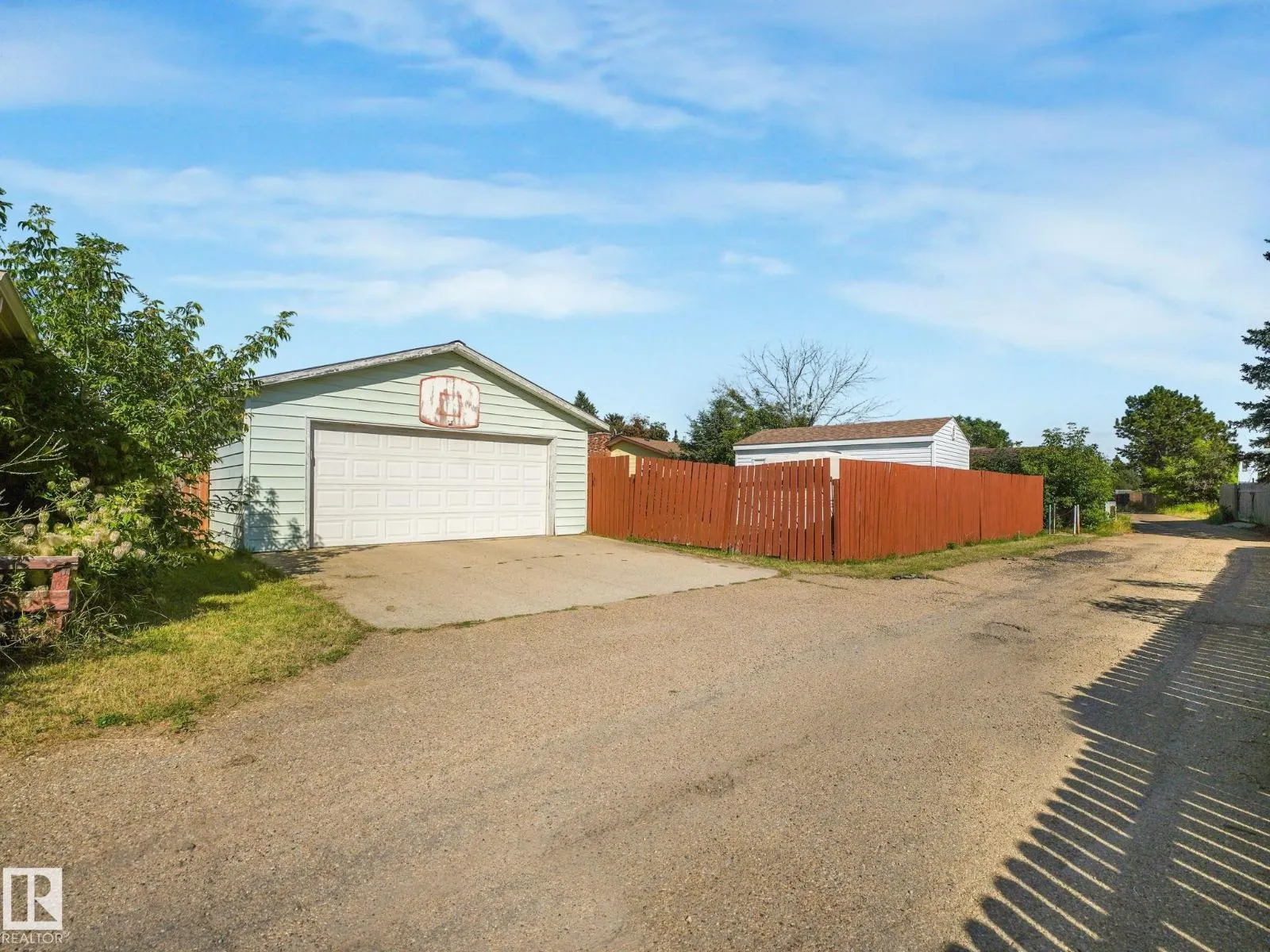 119 WILLOW DR