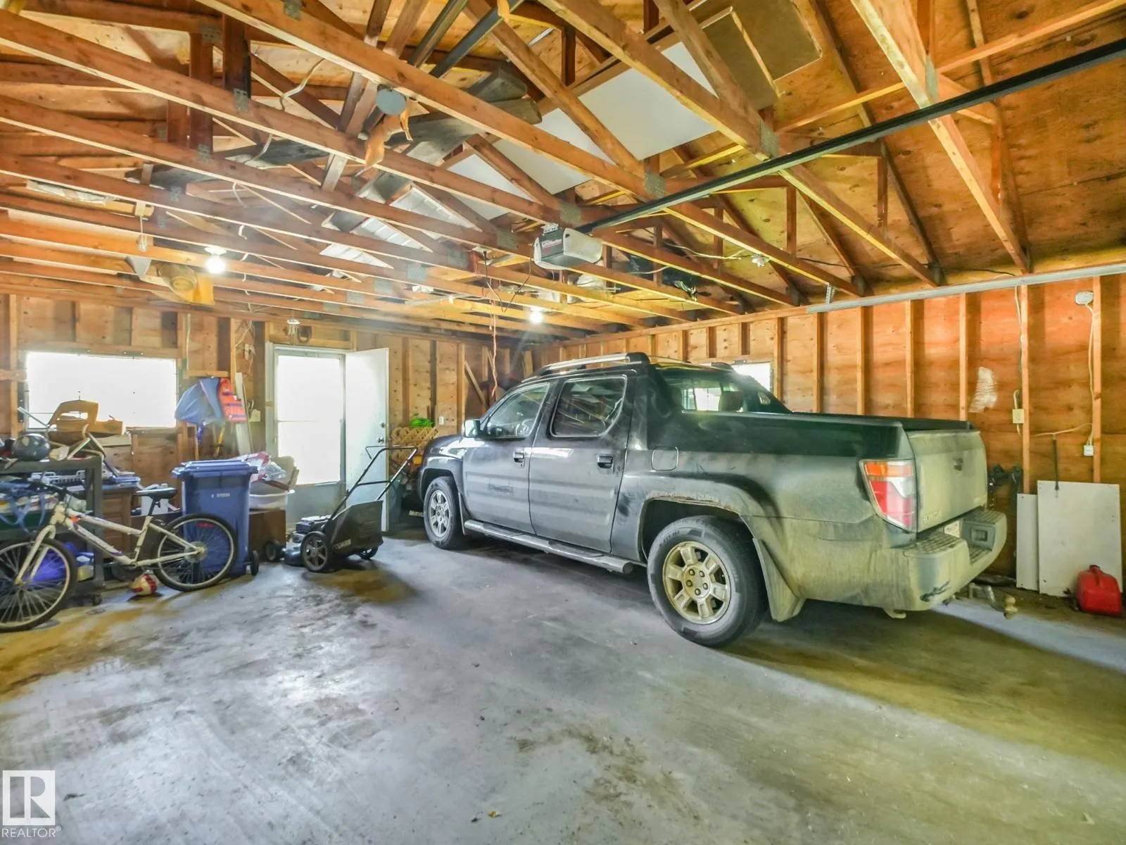 119 WILLOW DR